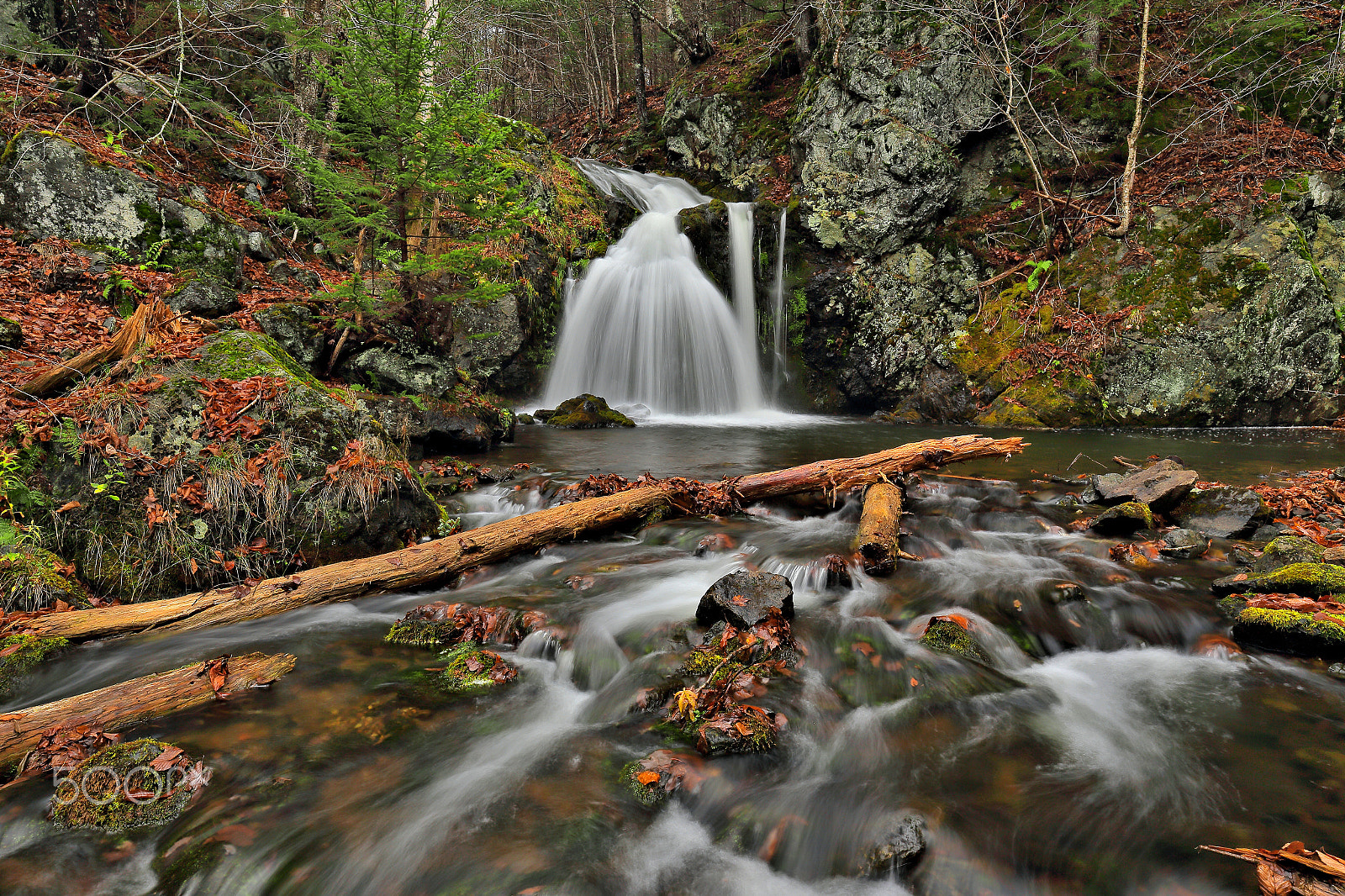 Canon EF 16-35mm F4L IS USM sample photo. Spencer brook falls photography