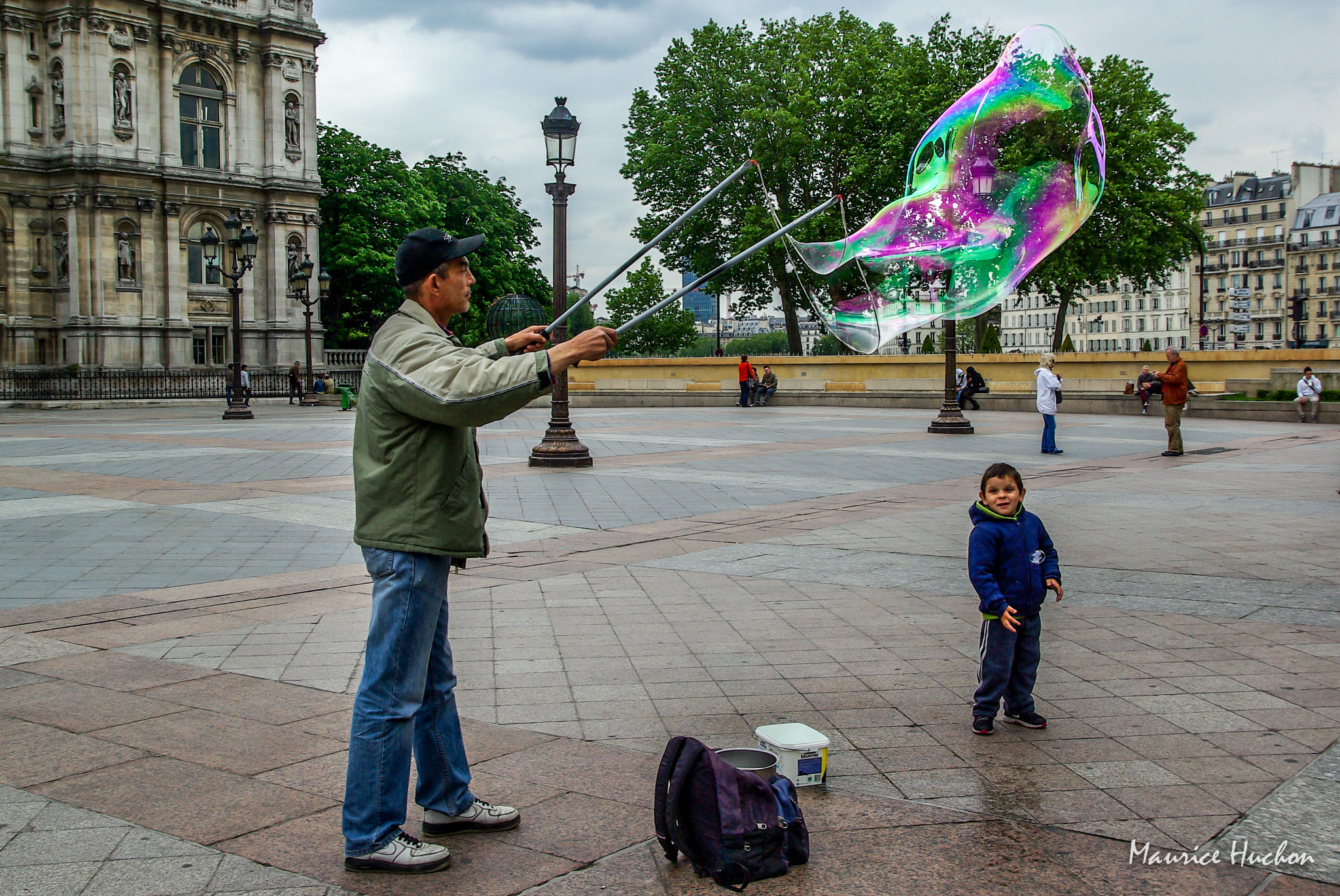 Pentax K10D sample photo. Bulle de savon... (paris) photography