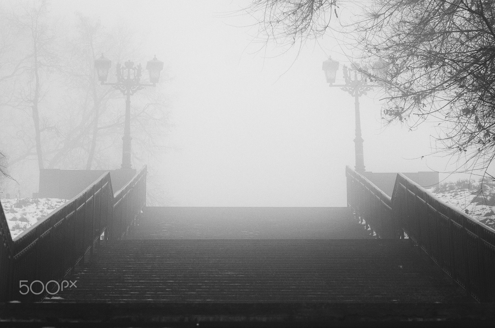 Nikon D90 + Nikon AF Nikkor 85mm F1.8D sample photo. Stairs in city in foggy photography