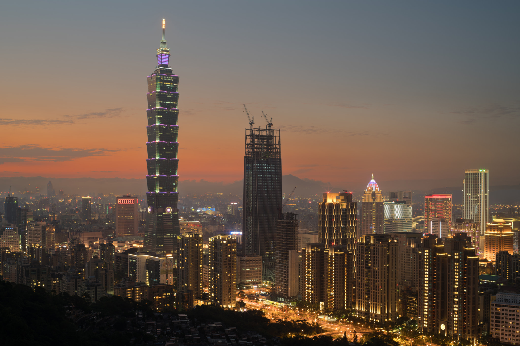 Pentax K-1 + Pentax smc FA 43mm F1.9 Limited sample photo. Taipei skyline in twilight photography