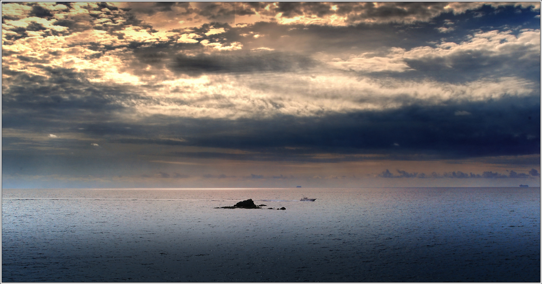 Sigma 18-200mm F3.5-6.3 DC OS HSM sample photo. Ischia evening photography