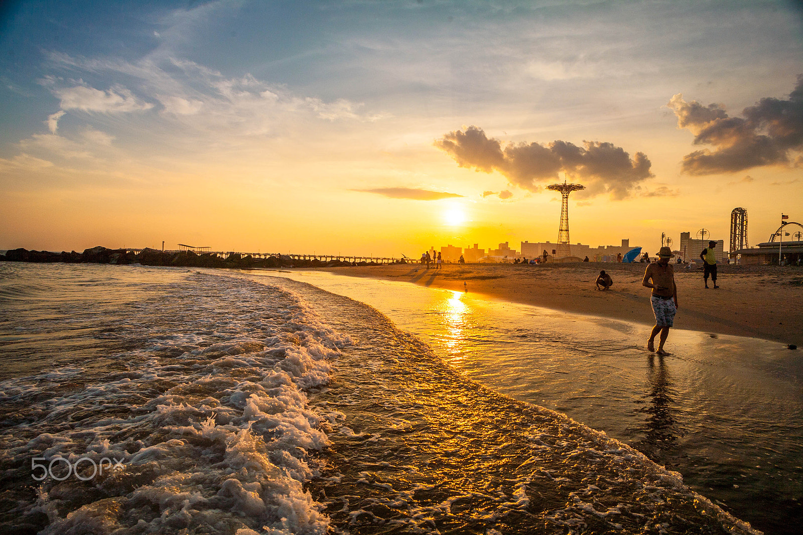 Canon EOS 5D + Canon EF 20-35mm F3.5-4.5 USM sample photo. Coney island, nyc photography