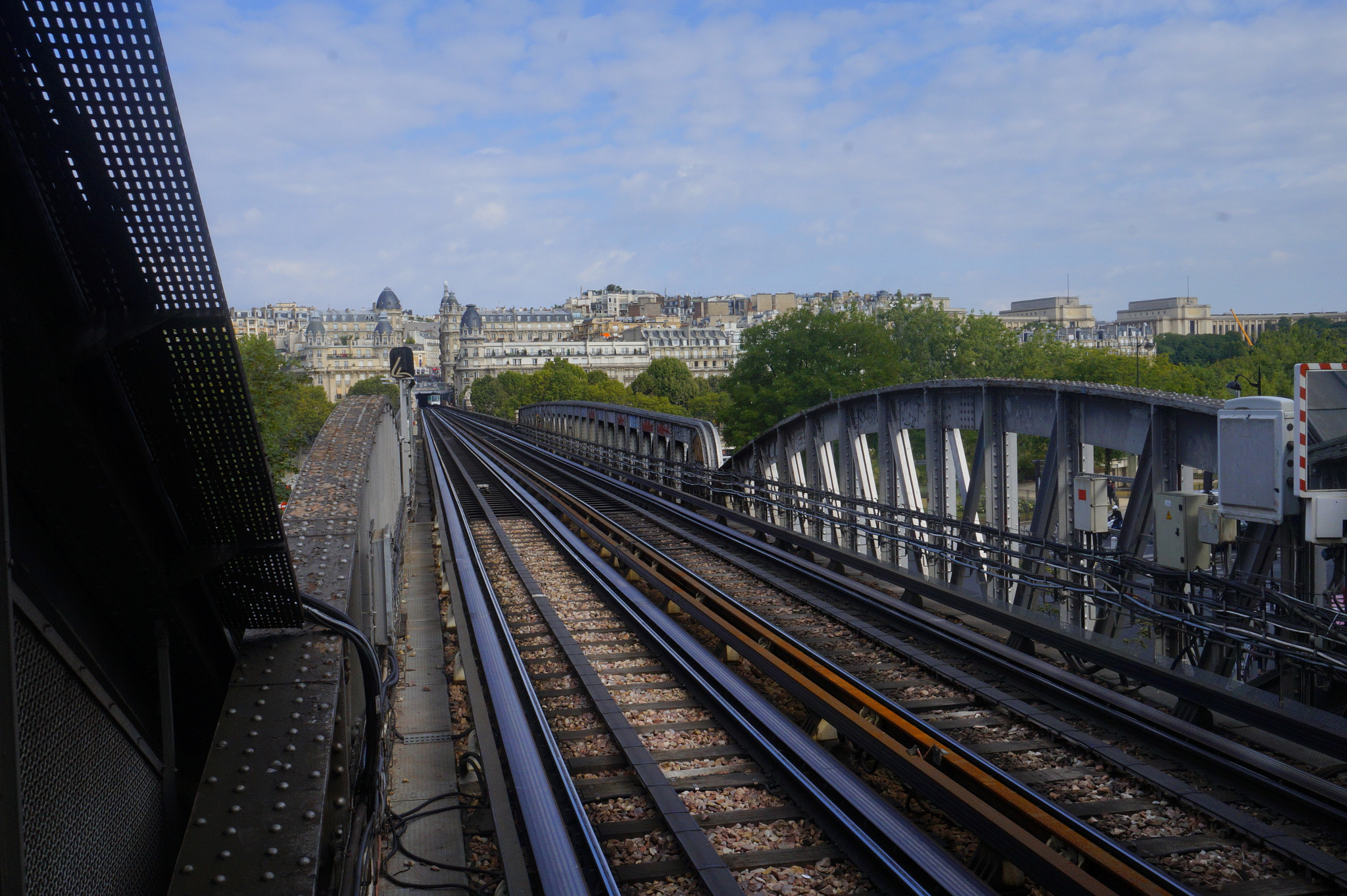 Sony E 18-50mm F4-5.6 sample photo. Paris train photography