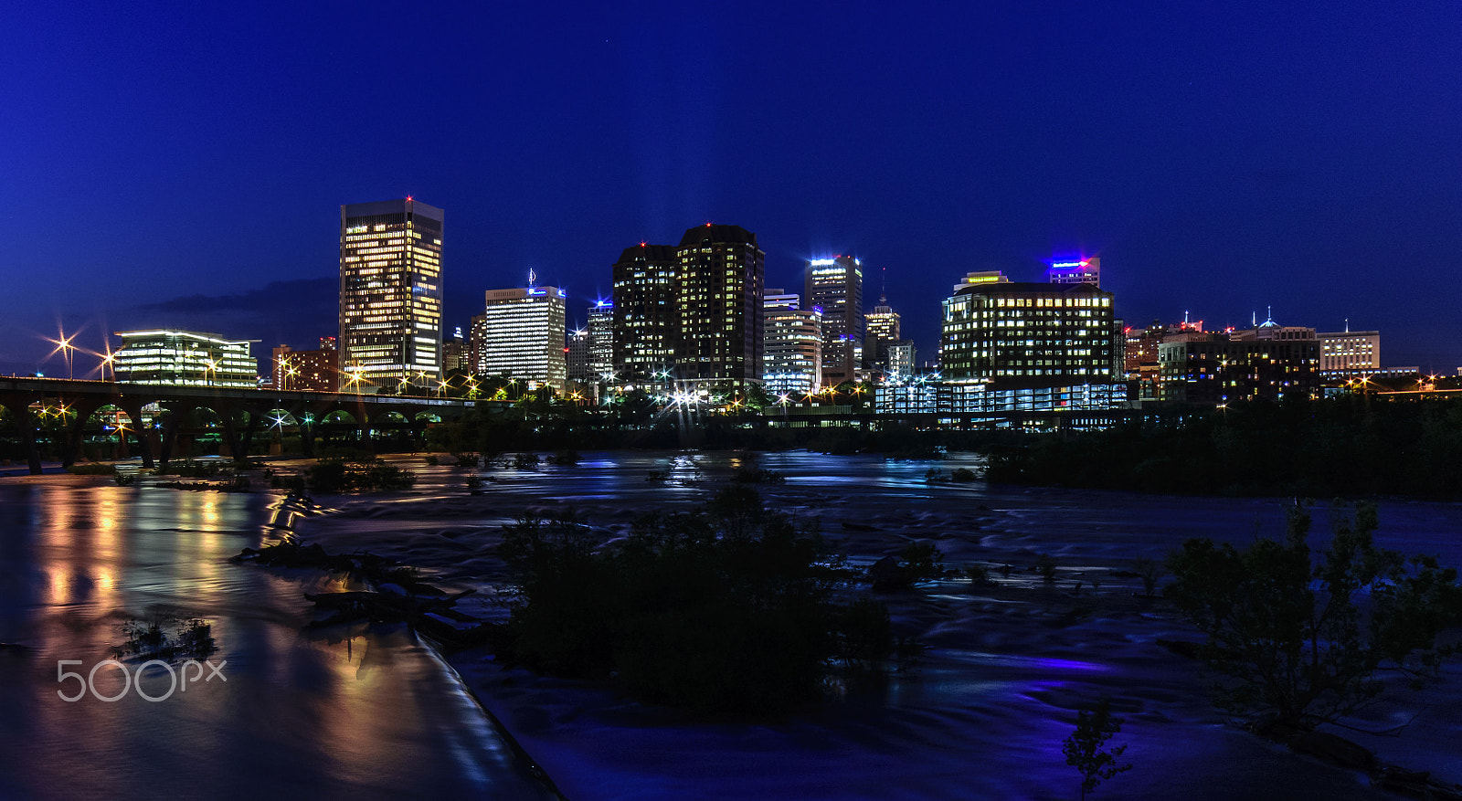 Samyang 14mm F2.8 ED AS IF UMC sample photo. Rva at night photography