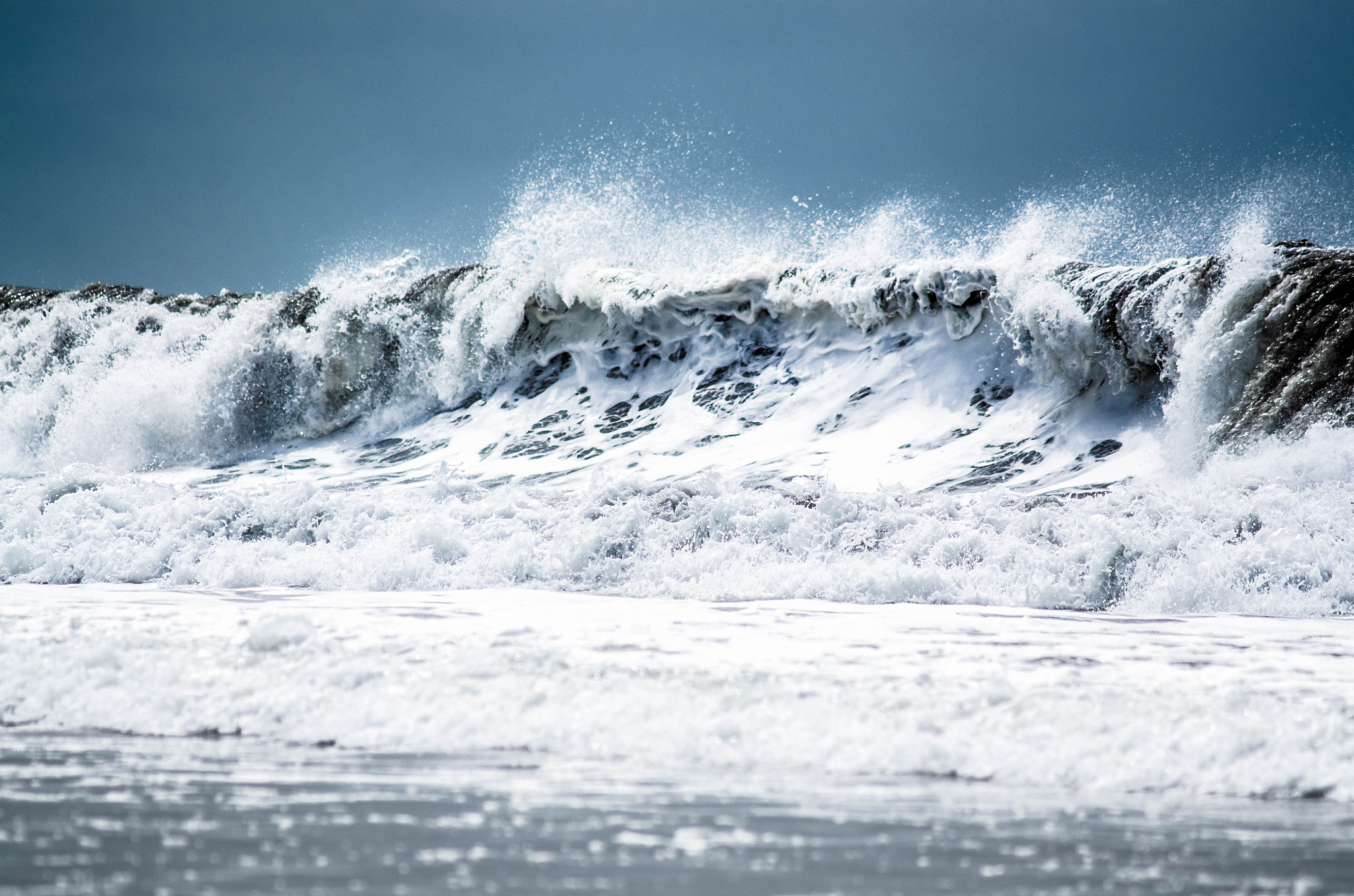 Nikon D7000 + AF Nikkor 300mm f/4 IF-ED sample photo. The great wave photography