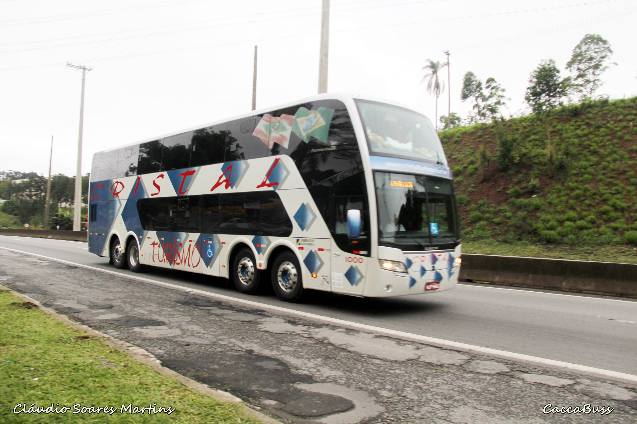 Canon EF-S 18-200mm F3.5-5.6 IS sample photo. Busscar  photography