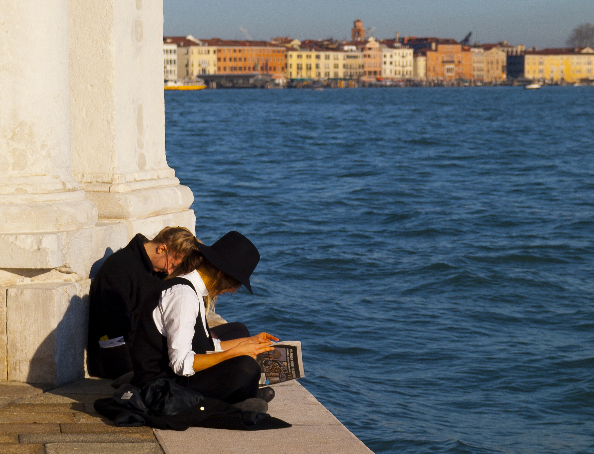 SIGMA 18-50mm F2.8 DC sample photo. Afternoon reading photography