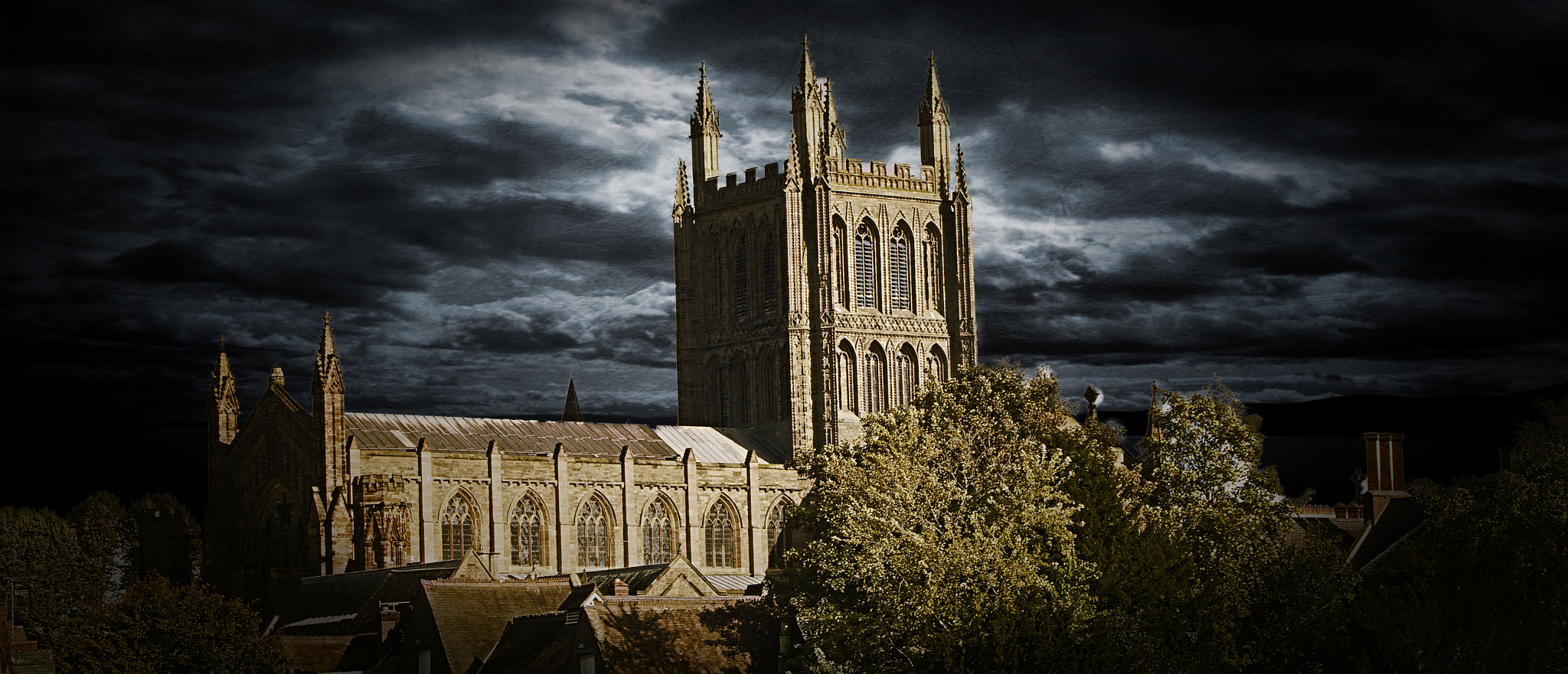 Sony E 55-210mm F4.5-6.3 OSS sample photo. Hereford cathedral photography