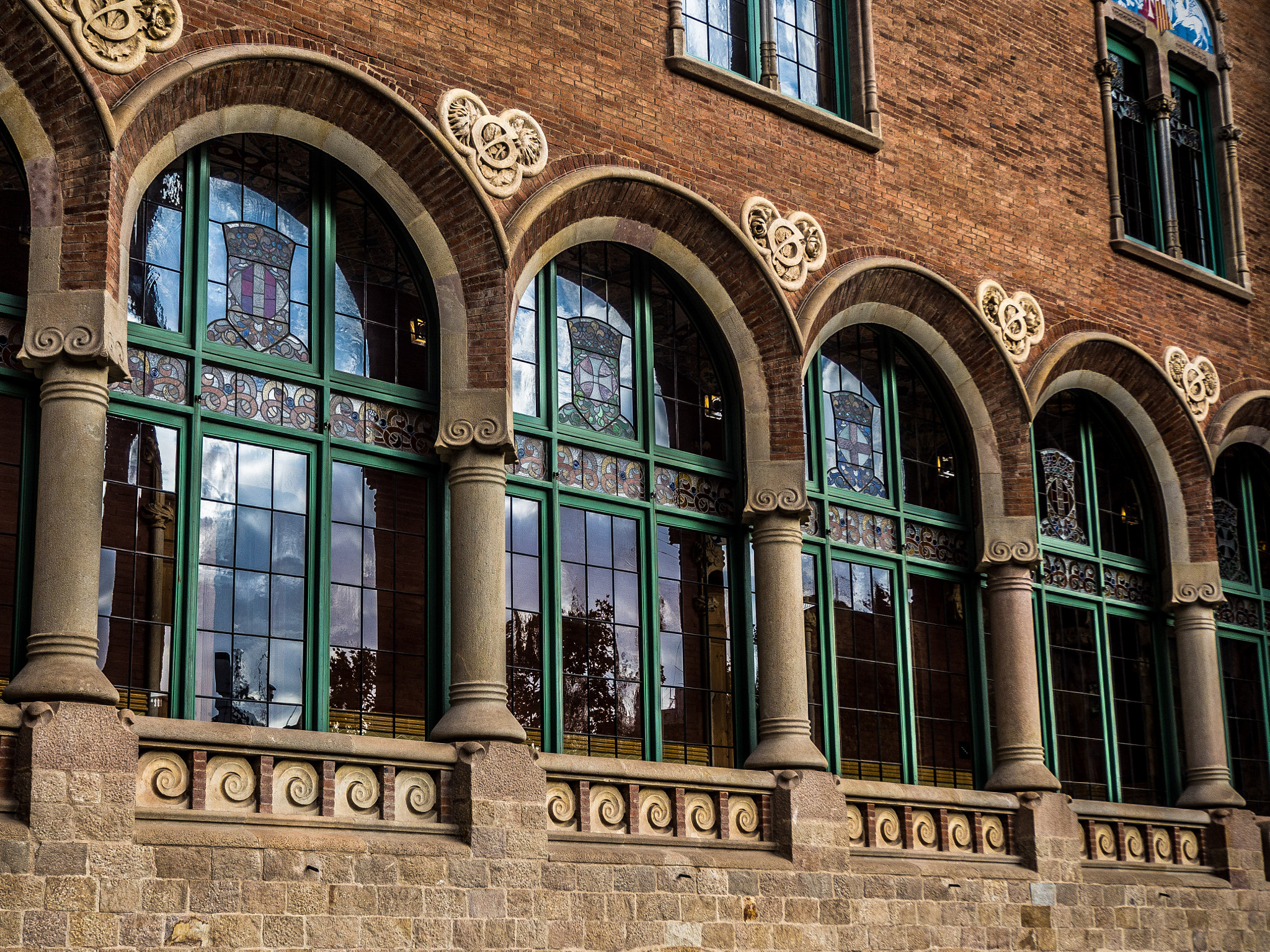 Olympus OM-D E-M10 II sample photo. Hospital de sant pau photography