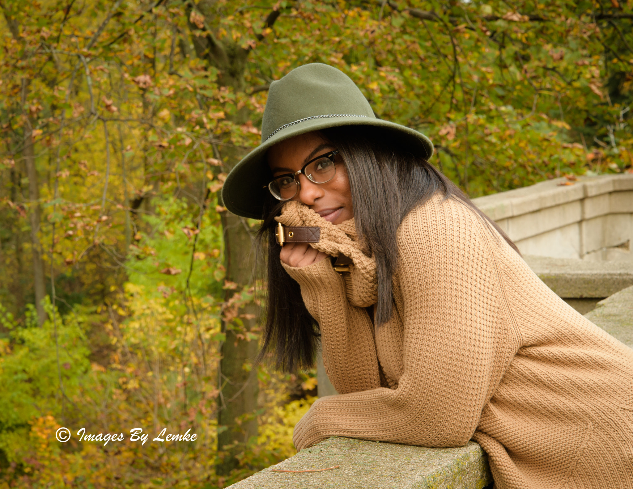 Nikon D4 sample photo. Fall walk, cute smile photography