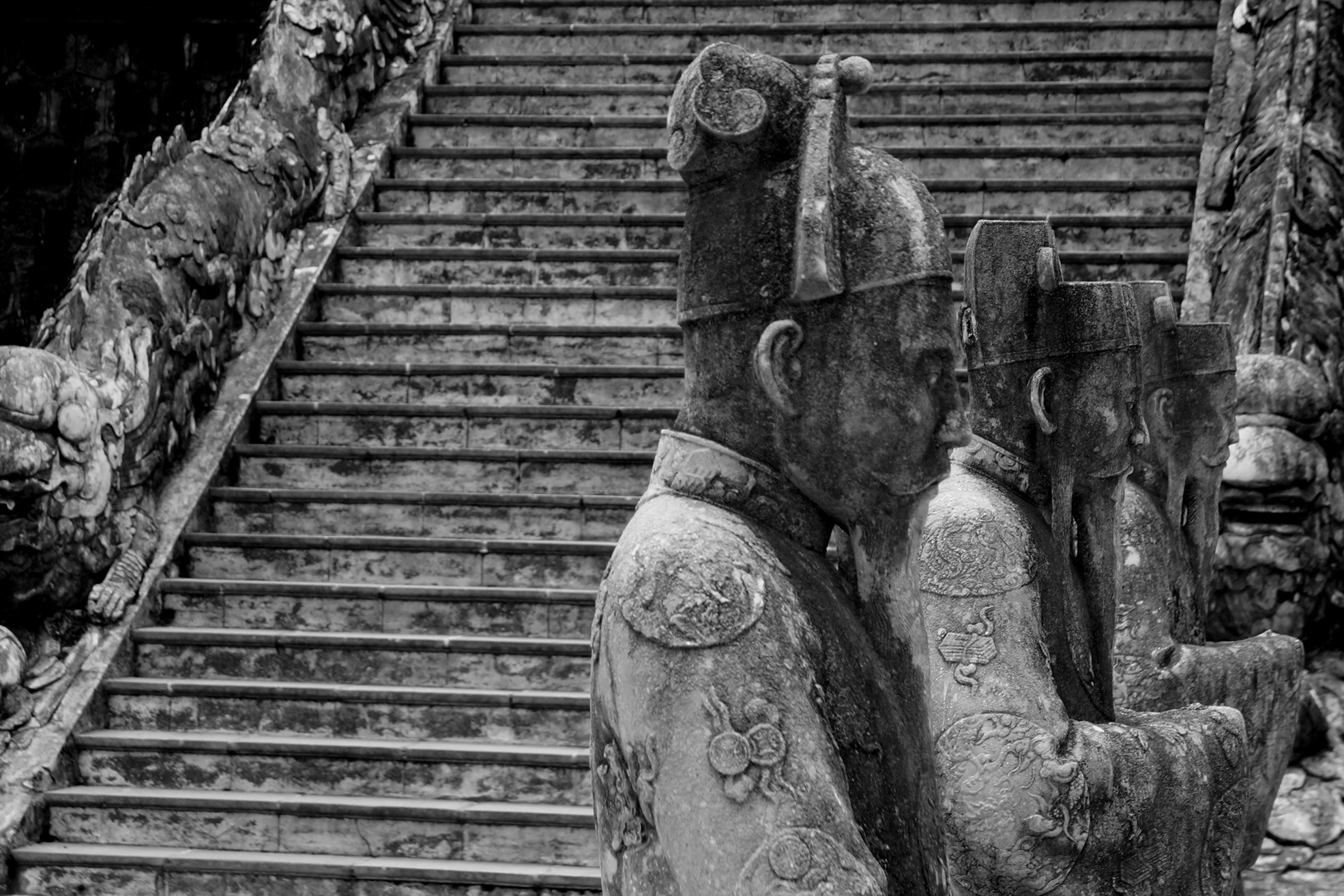 Sony E 18-55mm F3.5-5.6 OSS sample photo. The well guarded stairs photography