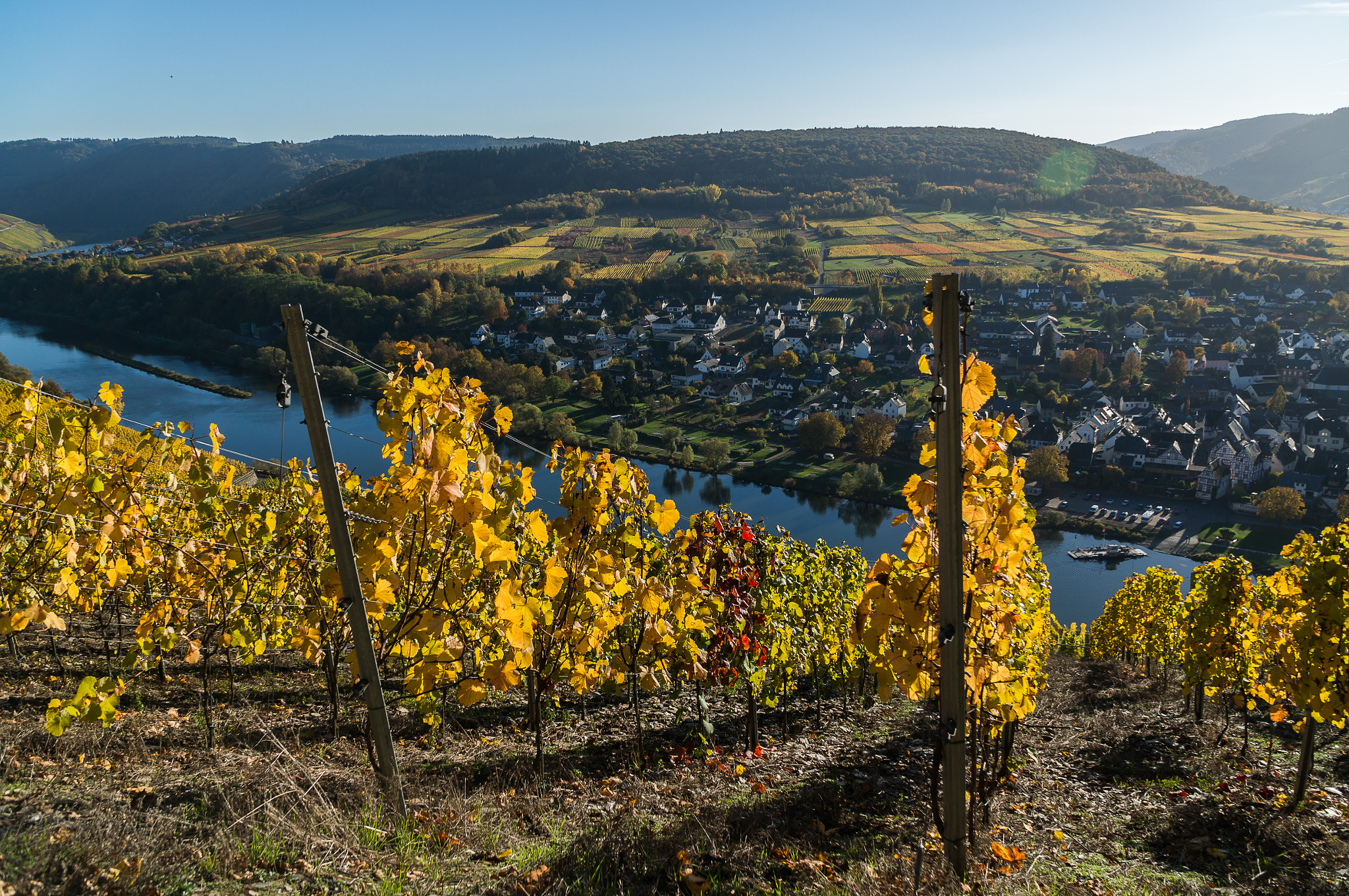 Sony Alpha NEX-6 + Sony E PZ 18-105mm F4 G OSS sample photo. Die mosel im herbst v photography