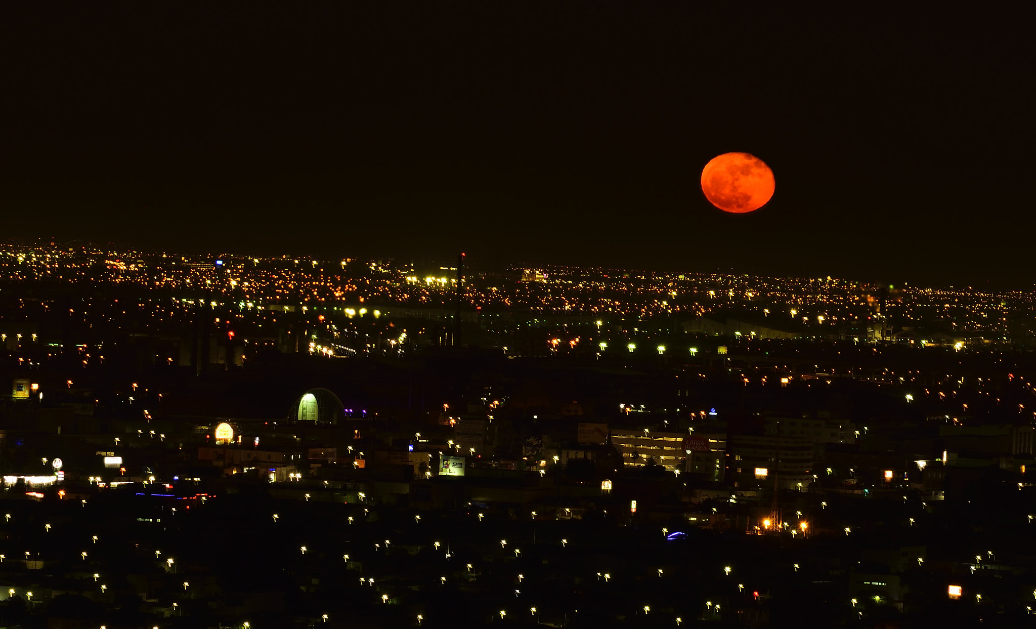 Nikon AF Nikkor 70-300mm F4-5.6G sample photo. Moon  photography