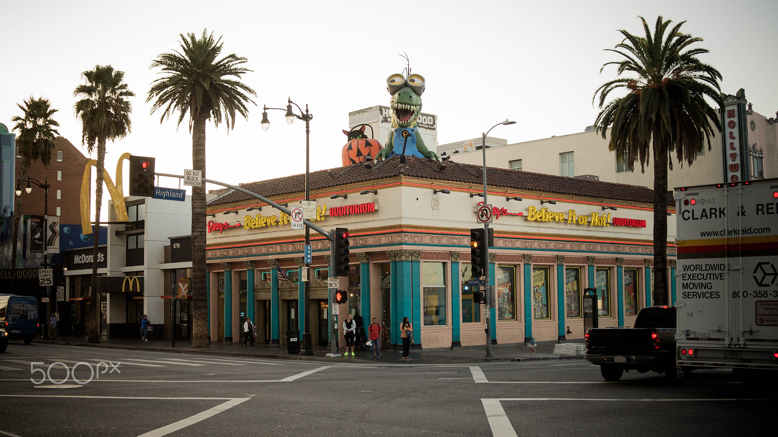 E 18-50mm F4-5.6 sample photo. Hollywood photography