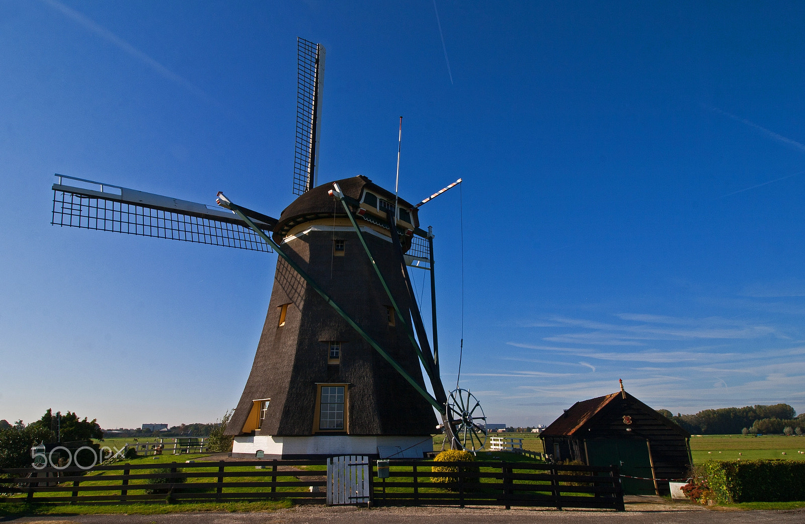 Canon EOS 400D (EOS Digital Rebel XTi / EOS Kiss Digital X) sample photo. Dutch windmill photography