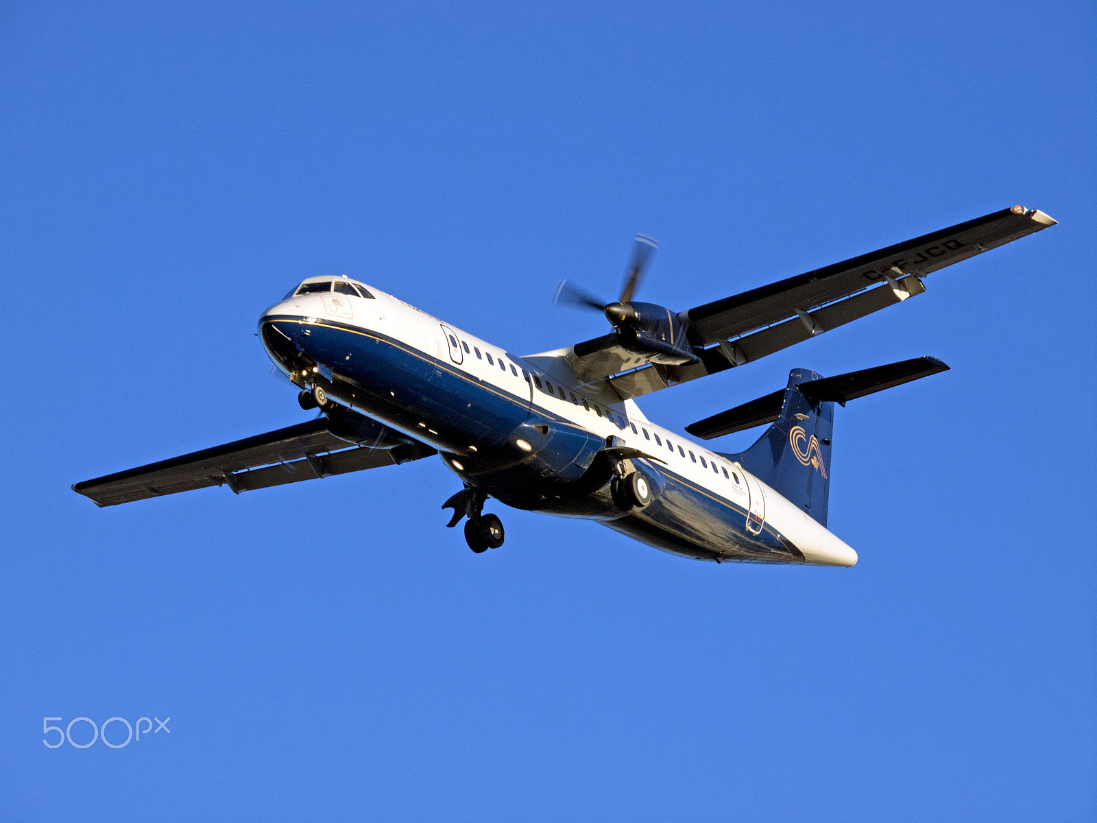 Olympus E-5 sample photo. Calm air atr-72 photography