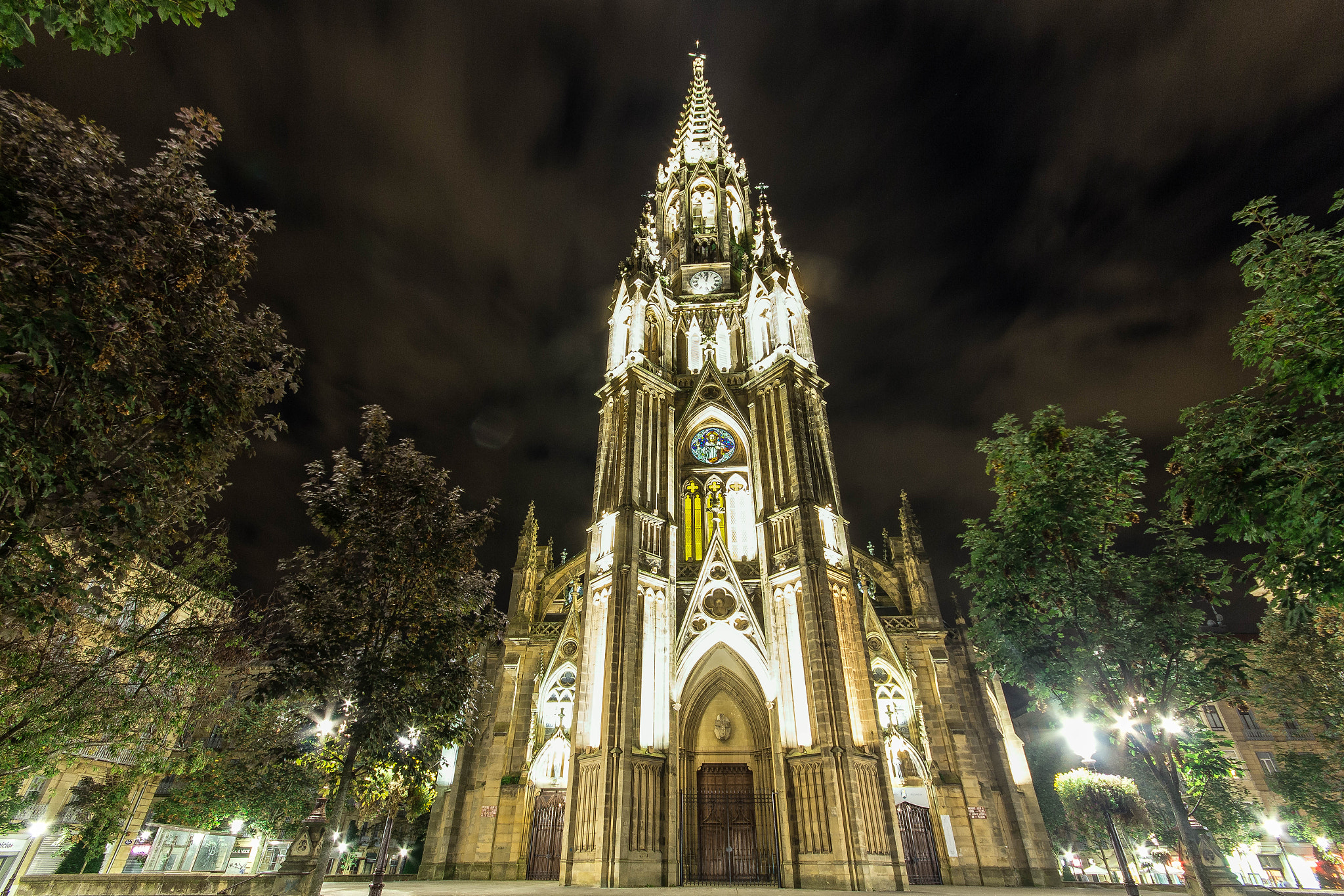 Canon EOS 700D (EOS Rebel T5i / EOS Kiss X7i) + Sigma 10-20mm F4-5.6 EX DC HSM sample photo. Luces en la noche photography