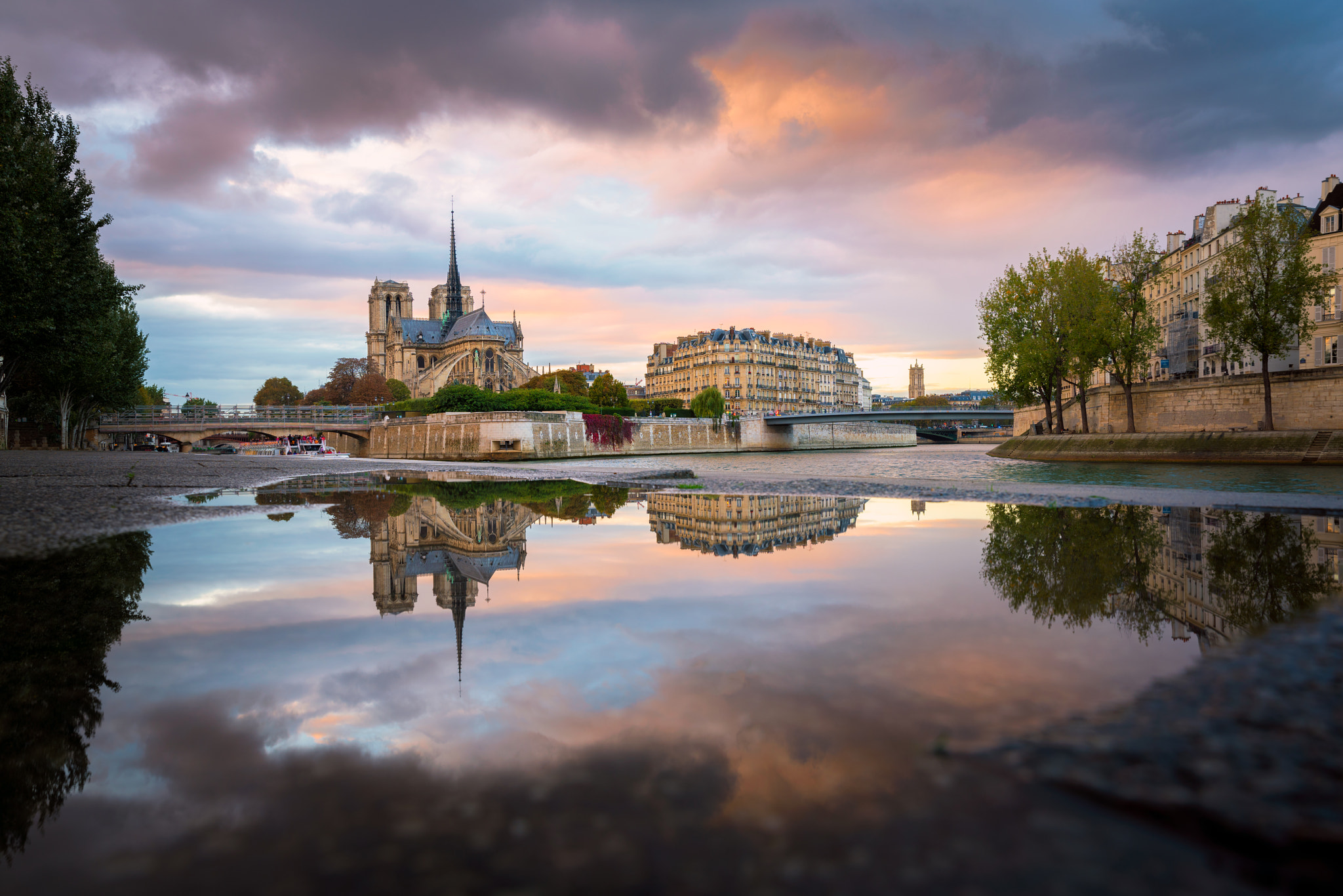 Canon EF 24-70mm F2.8L II USM sample photo. Reflections of the notre dame de paris photography