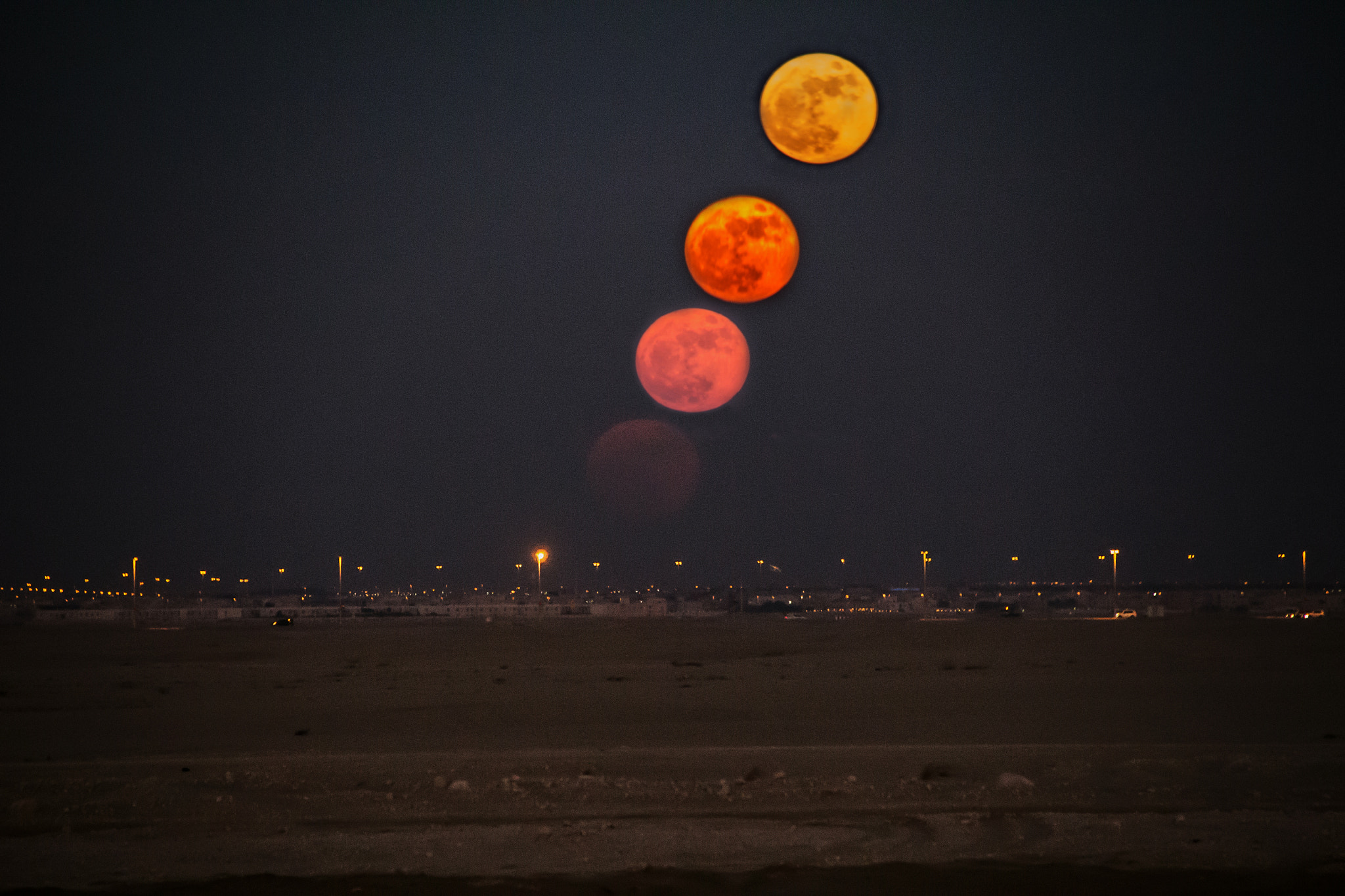Canon EOS 100D (EOS Rebel SL1 / EOS Kiss X7) sample photo. Supermoon rising photography