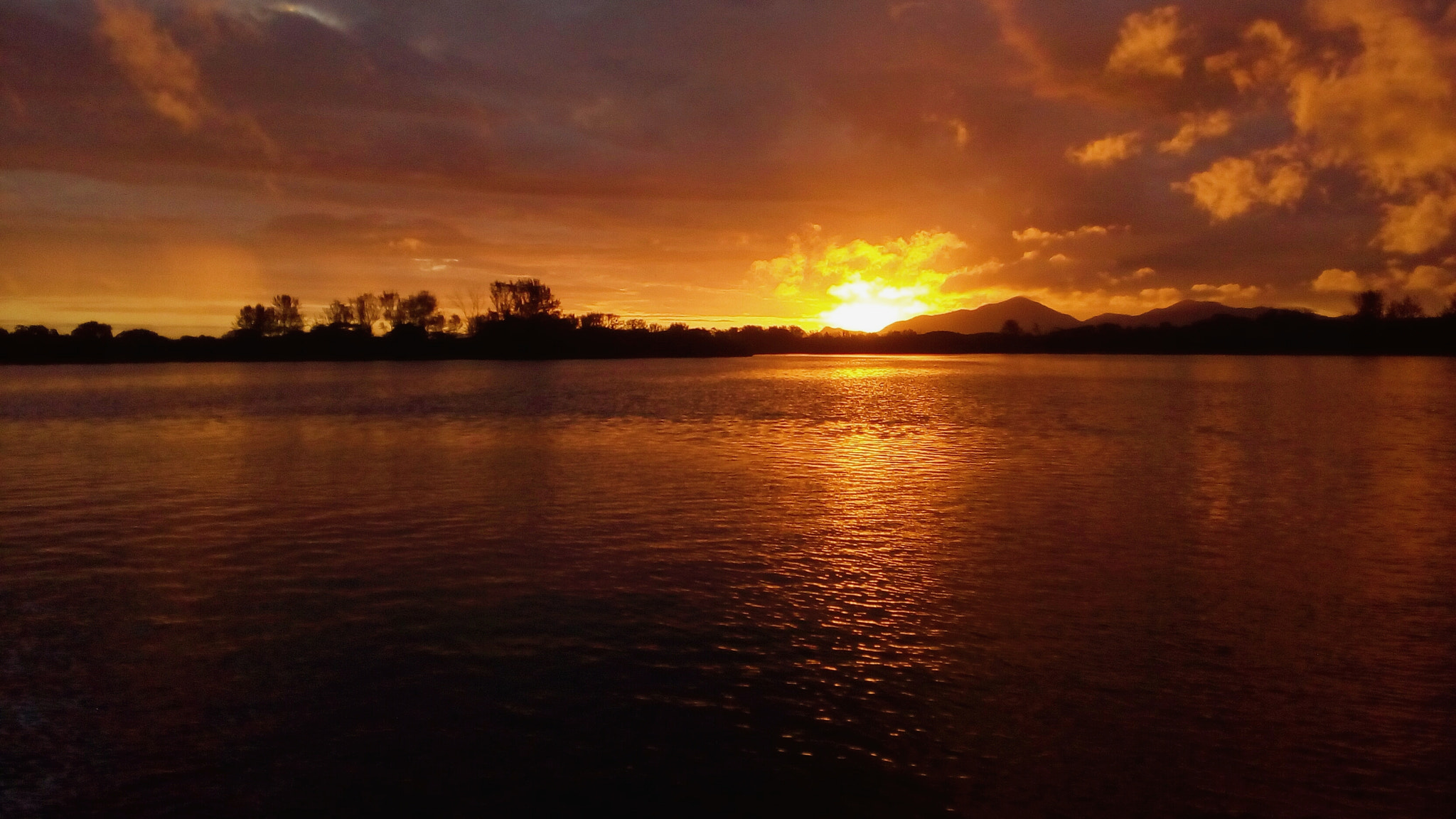 ASUS Zenfone Go (ASUS_Z00VD) sample photo. The midnight sun photography