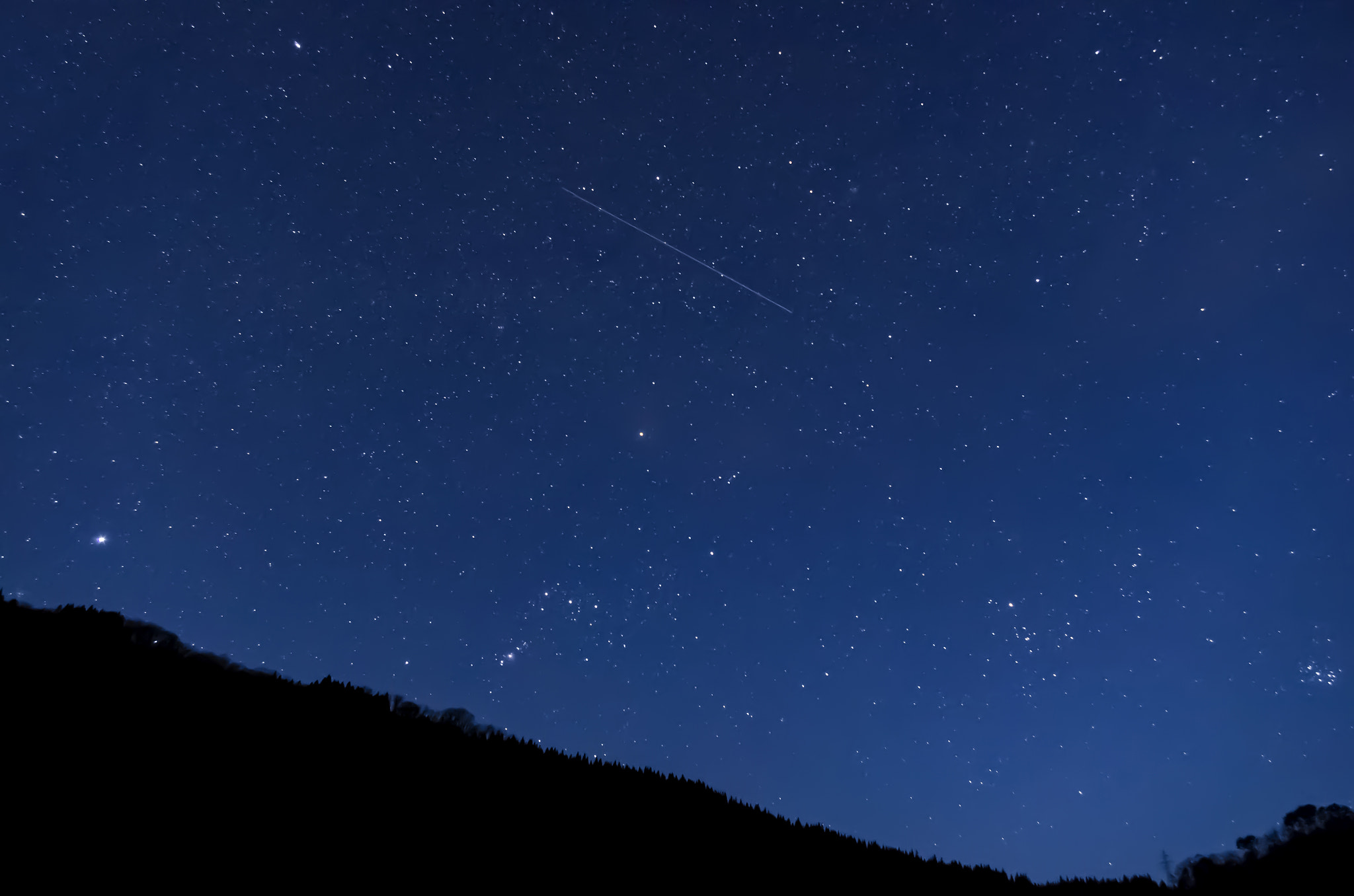 Pentax smc DA 18-55mm F3.5-5.6 AL WR sample photo. Winter triangle and a satellite, nov. 15 2015 5:20 jst photography