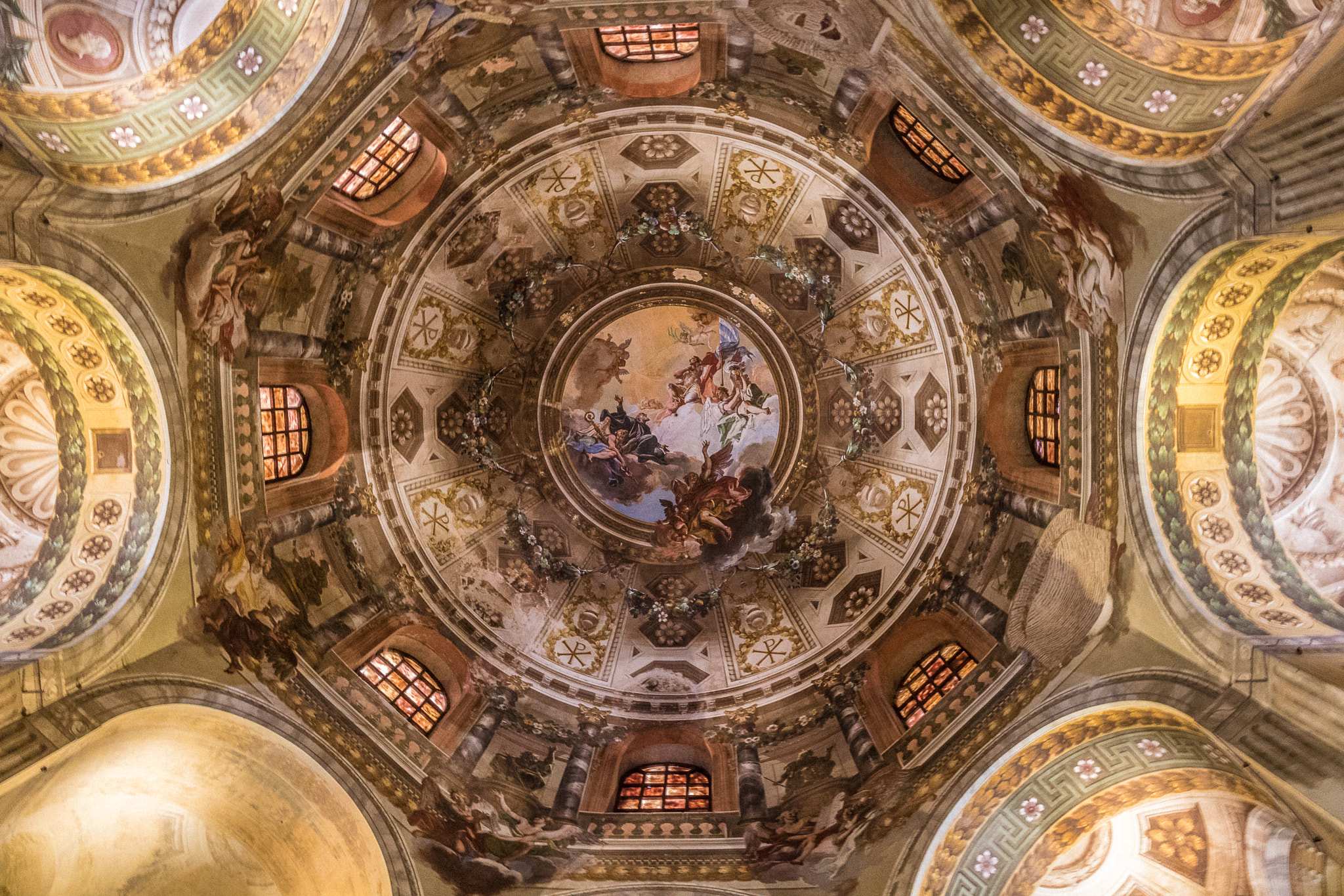 Canon EOS 760D (EOS Rebel T6s / EOS 8000D) sample photo. Basilica de san vitale photography