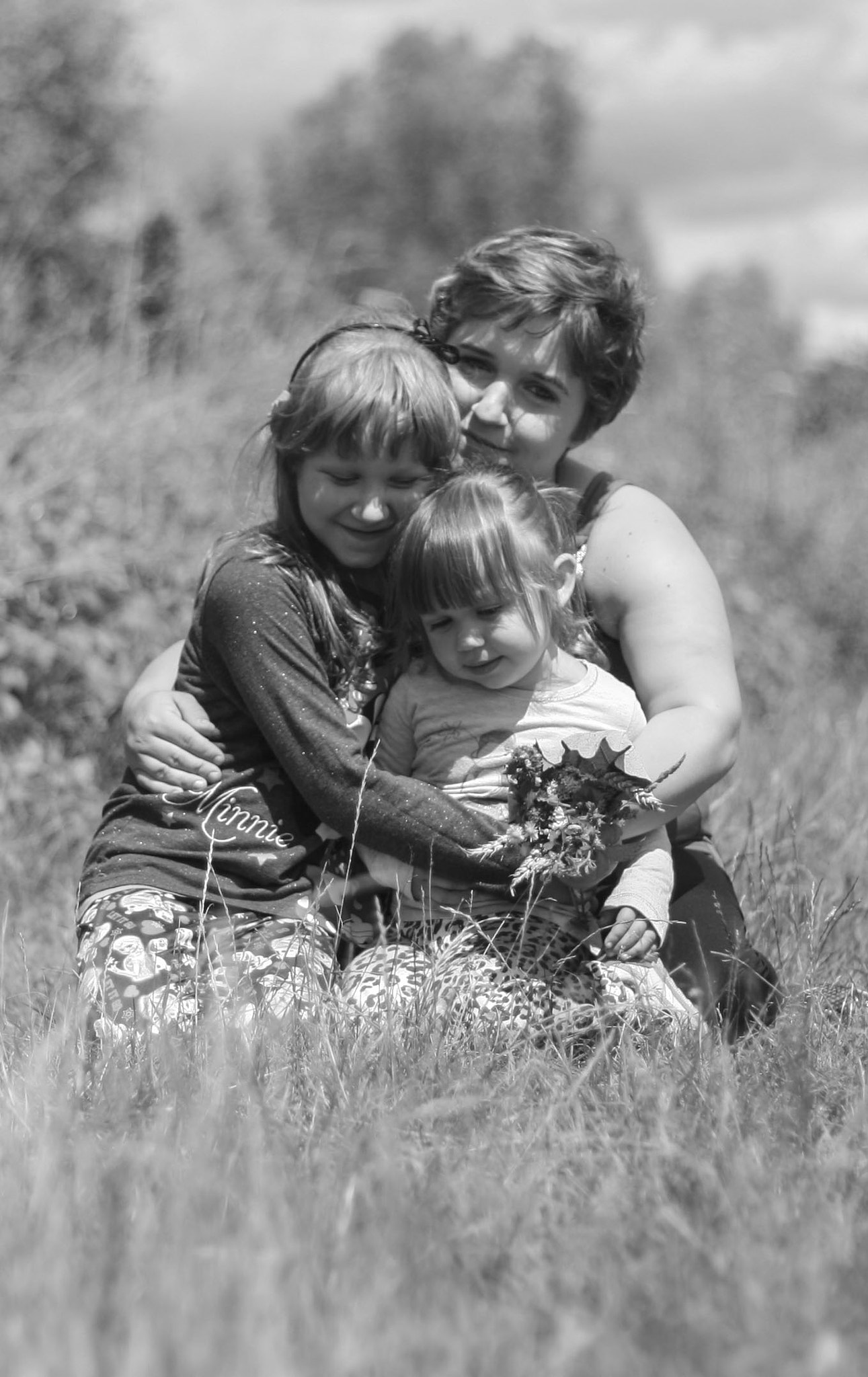 Canon EOS 30D + Canon EF 50mm f/1.8 sample photo. With poject: ''brave mother and their children''. photography
