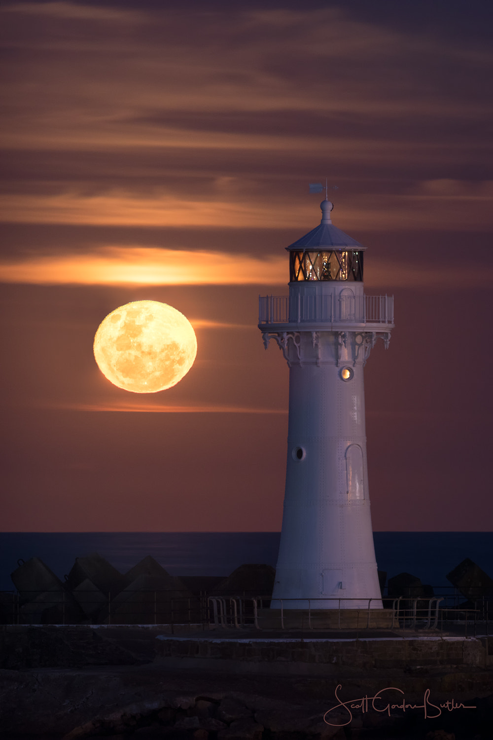 Canon EF 500mm F4L IS II USM sample photo. Supermooned photography