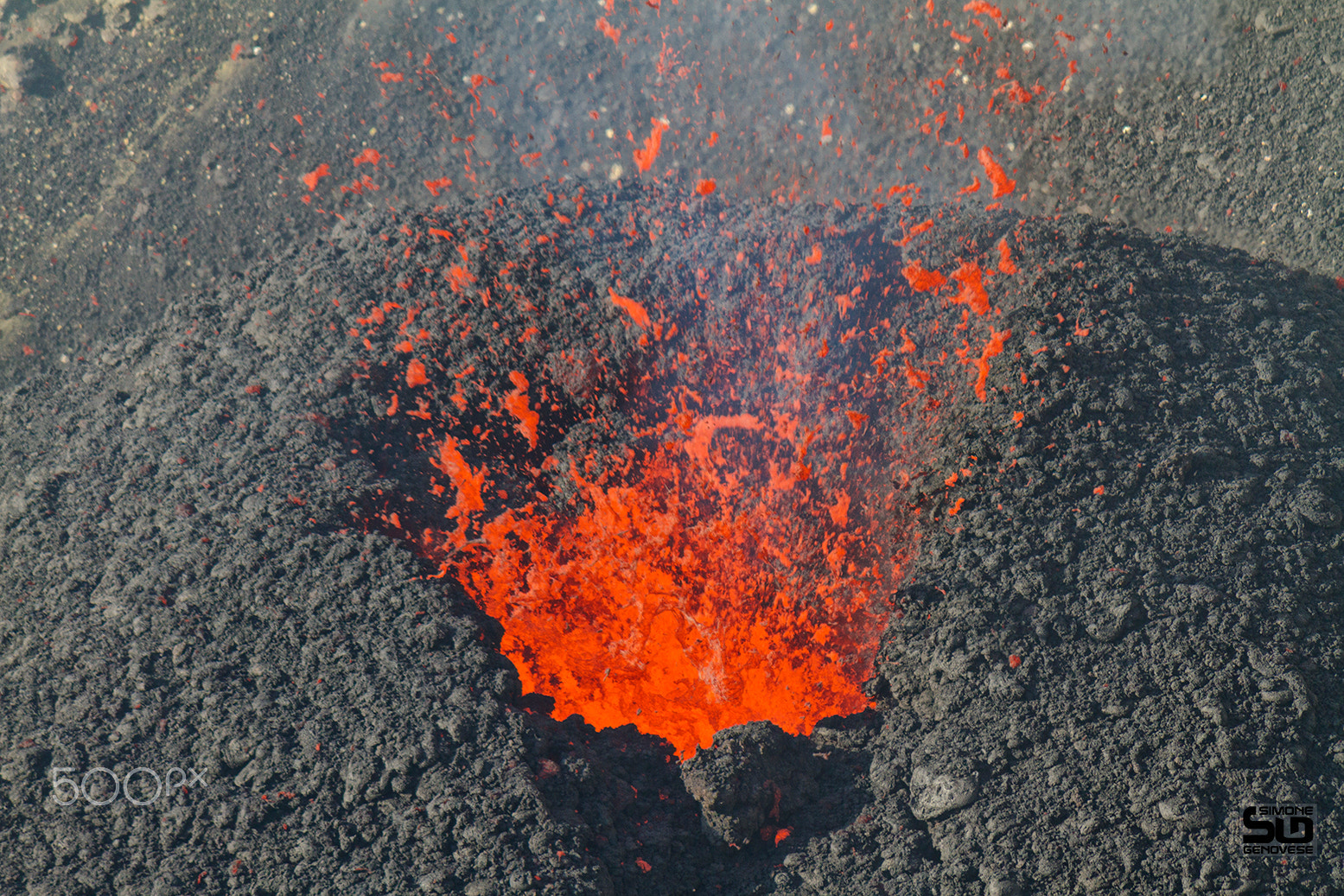Canon EF-S 55-250mm F4-5.6 IS sample photo. Strombolian activity photography