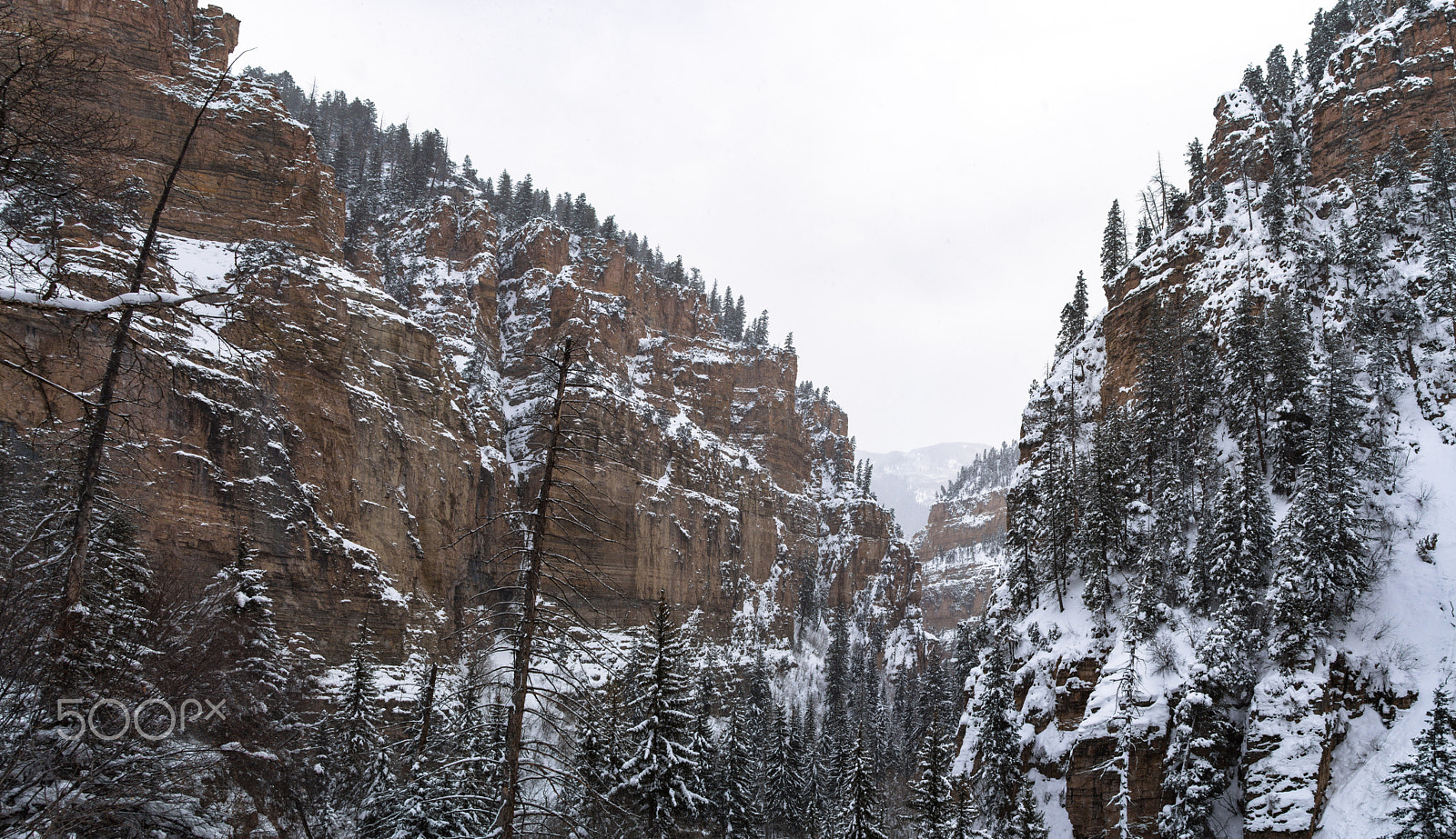 Sigma 20mm EX f/1.8 sample photo. Hanging lake photography