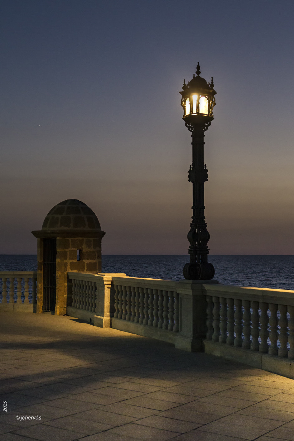 Canon EOS-1D Mark IV sample photo. Anochece en cádiz photography
