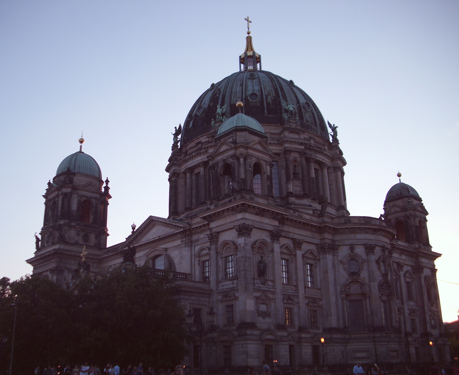 Benq DC C1060 sample photo. Berlin i photography
