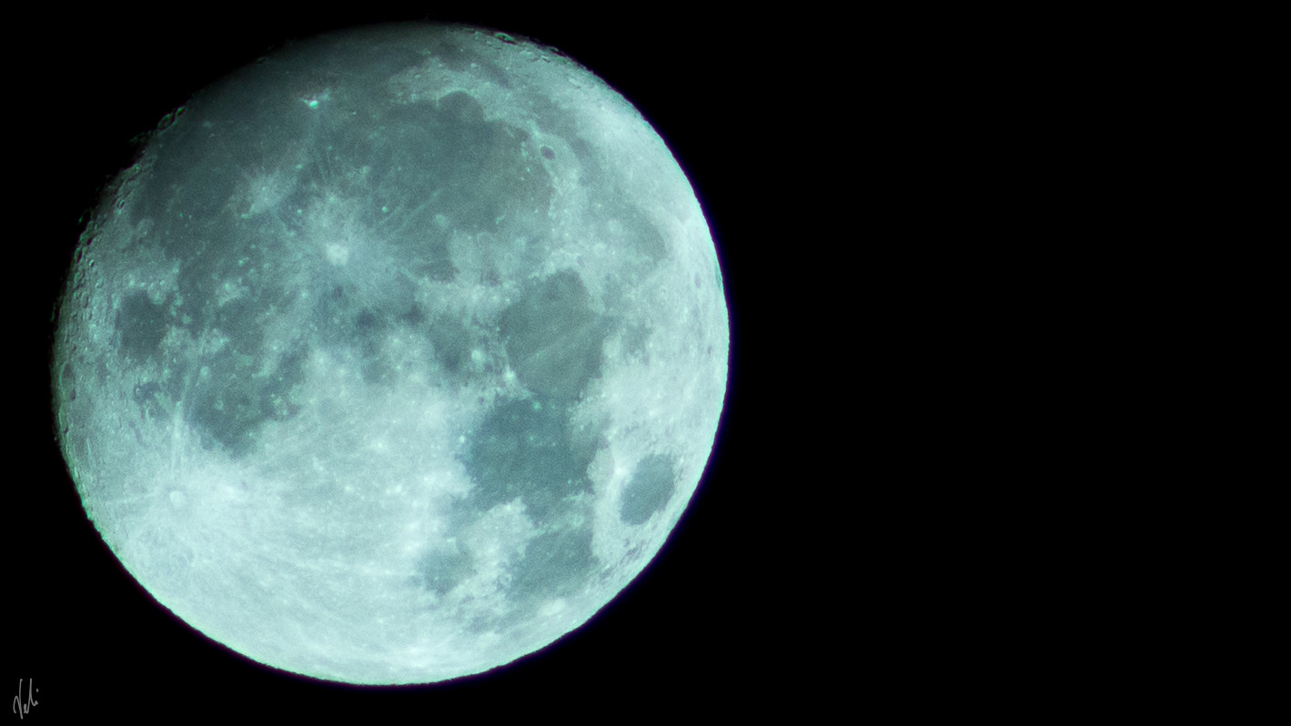 Canon EOS 750D (EOS Rebel T6i / EOS Kiss X8i) + EF75-300mm f/4-5.6 sample photo. Supermoon nov 13th photography