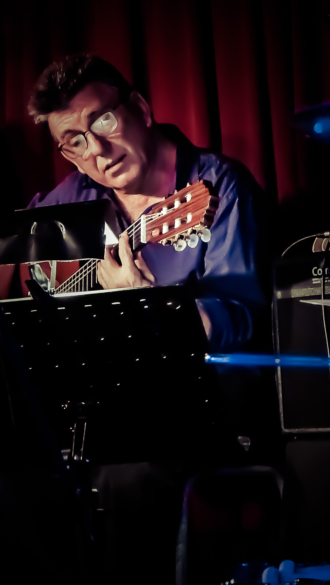 Panasonic Lumix DMC-GX7 sample photo. Guitarist backing renee photography