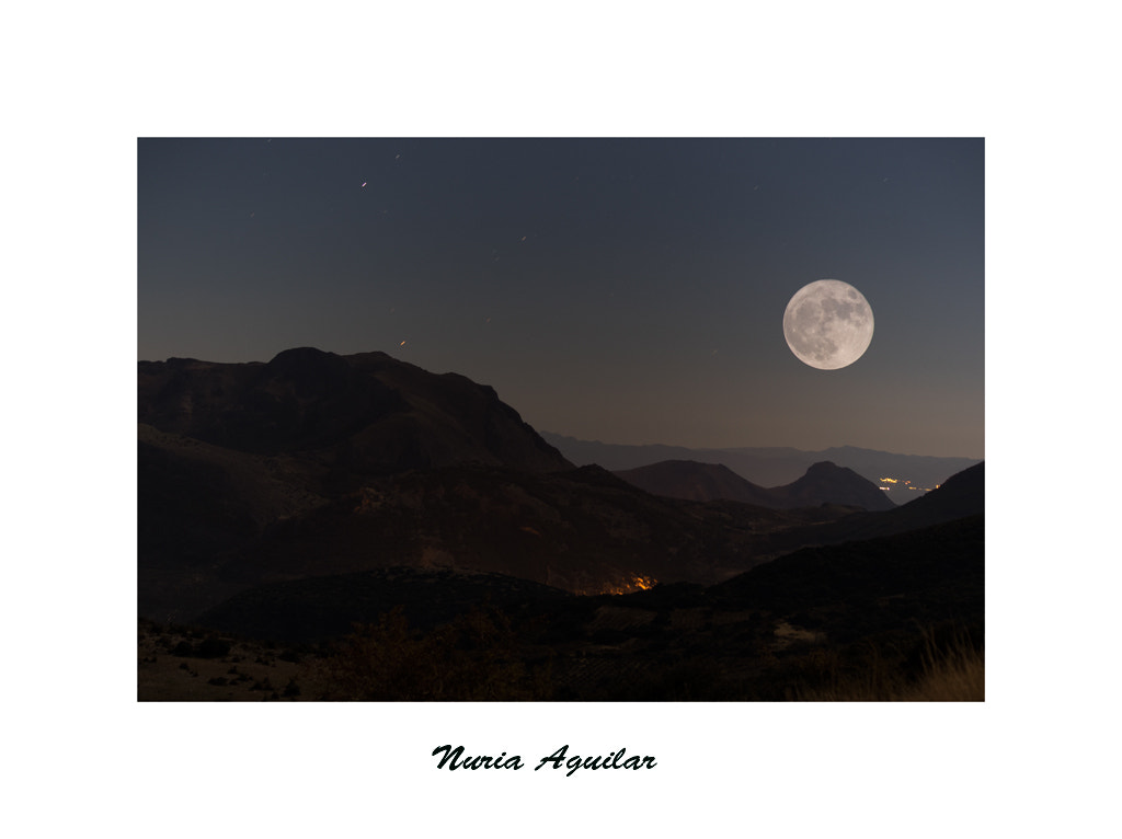 Canon EF-S 55-250mm F4-5.6 IS II sample photo. Luna llena v. photography