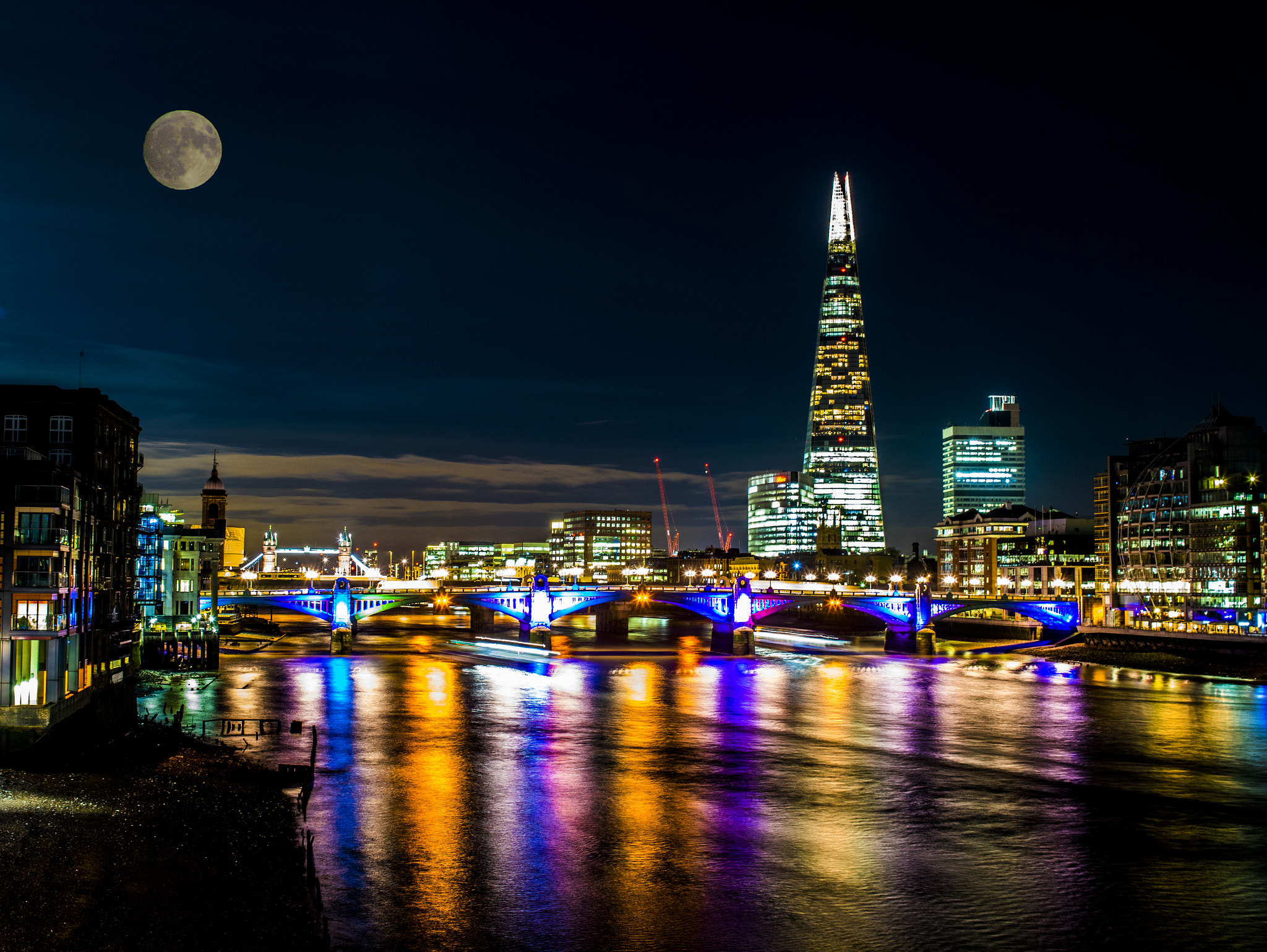 Nikon D5300 + Samyang 12mm F2.8 ED AS NCS Fisheye sample photo. Almost super moon photography