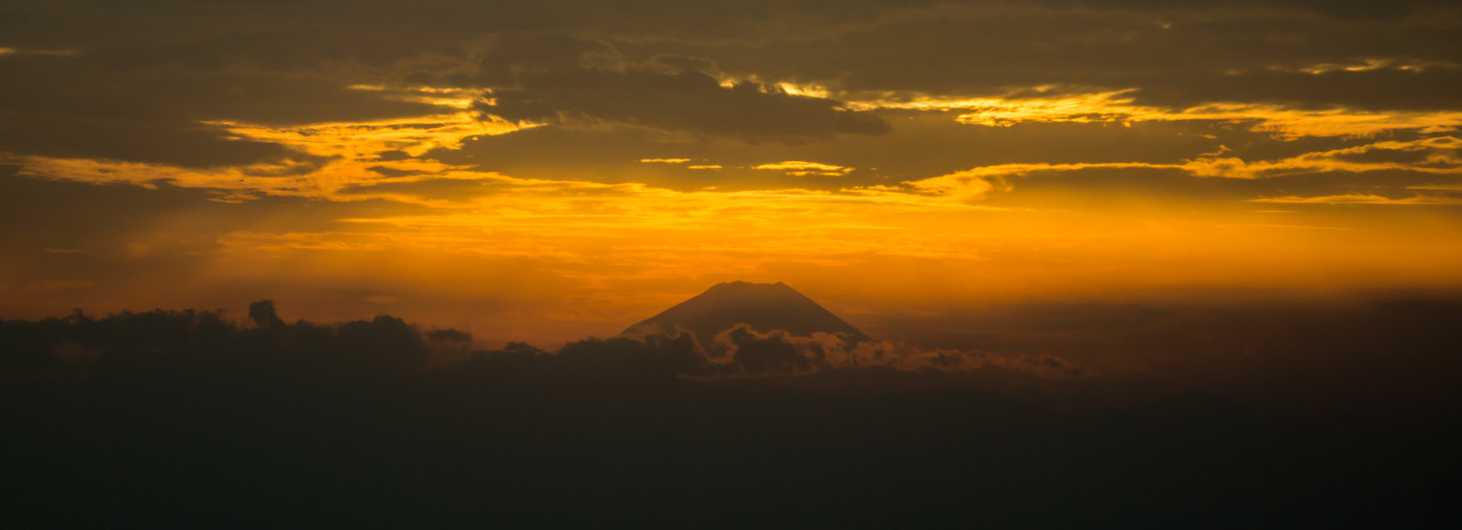 Sony SLT-A65 (SLT-A65V) + Tamron SP 70-300mm F4-5.6 Di USD sample photo. Sunset over mt.fuji photography