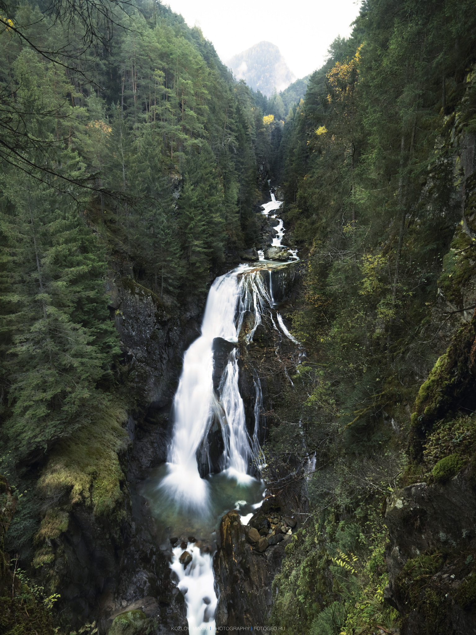 HCD 28 sample photo. Cascata di riva. photography