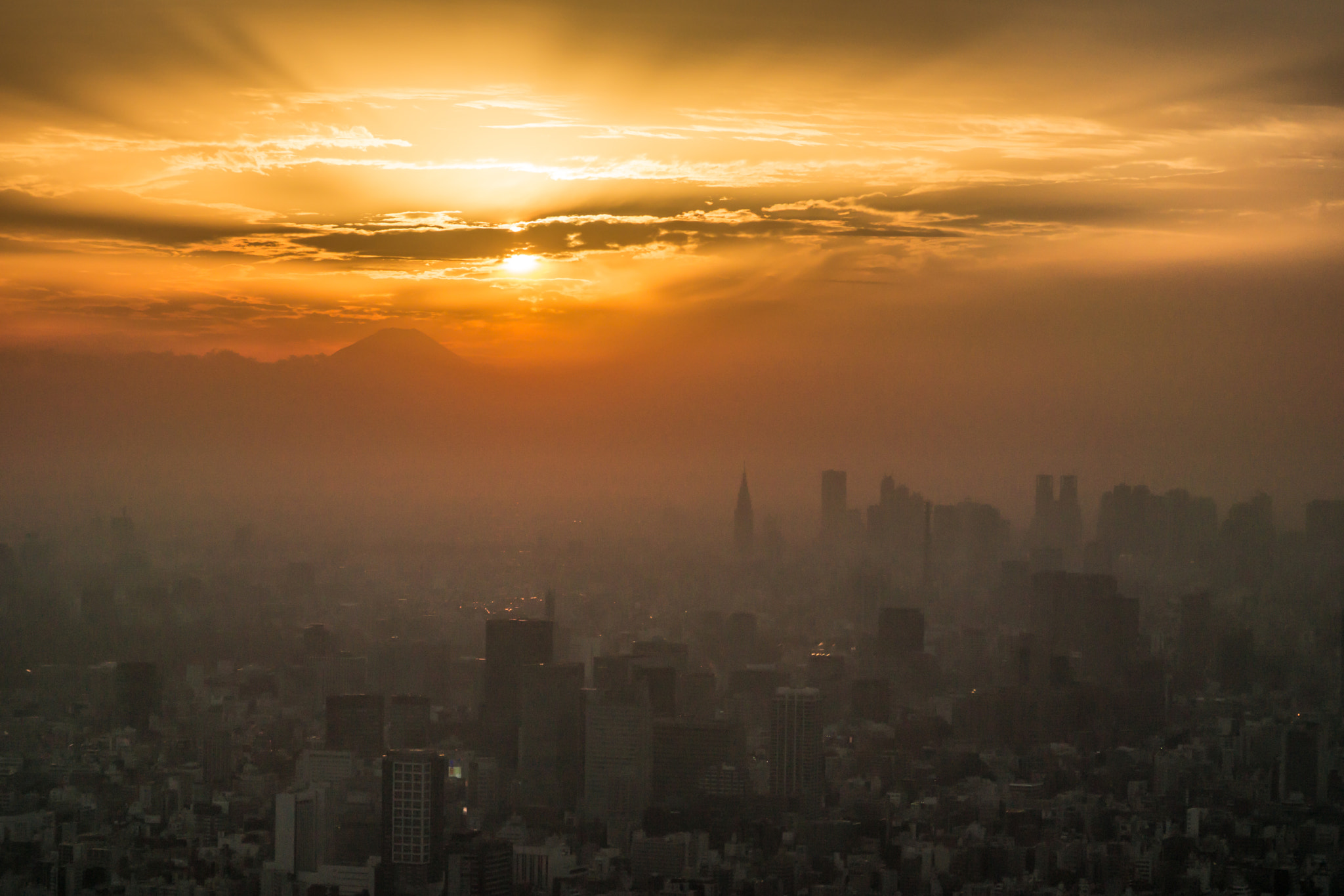 Tamron SP 70-300mm F4-5.6 Di USD sample photo. Sunset over mt.fuji photography