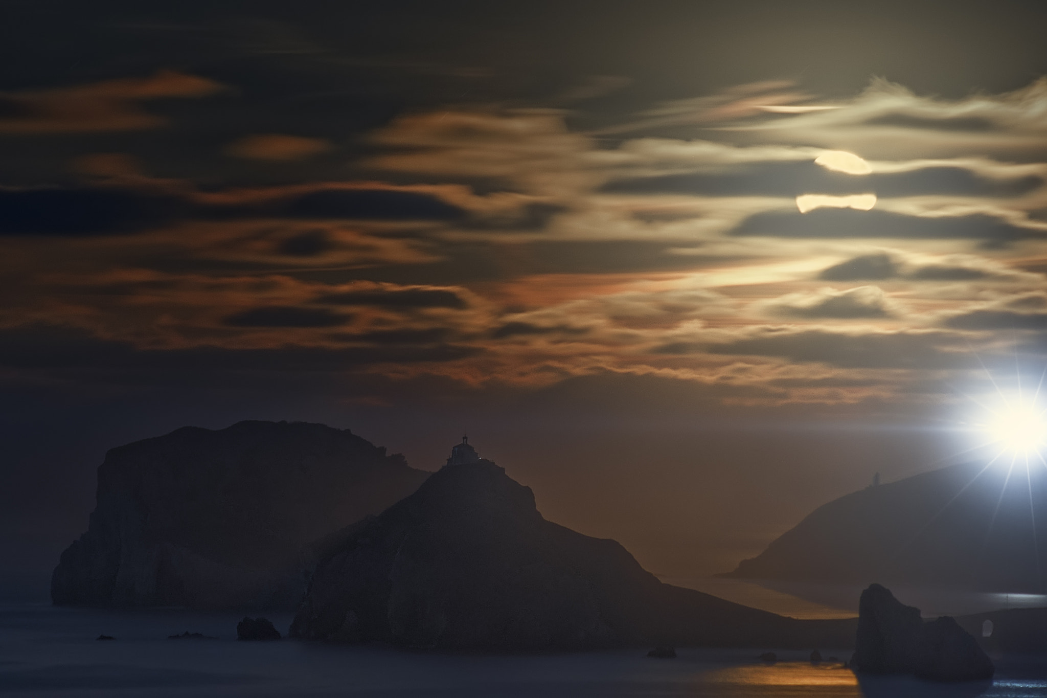 Nikon D610 + AF Nikkor 70-210mm f/4-5.6 sample photo. Gaztelu moonrise (bizkaia) photography