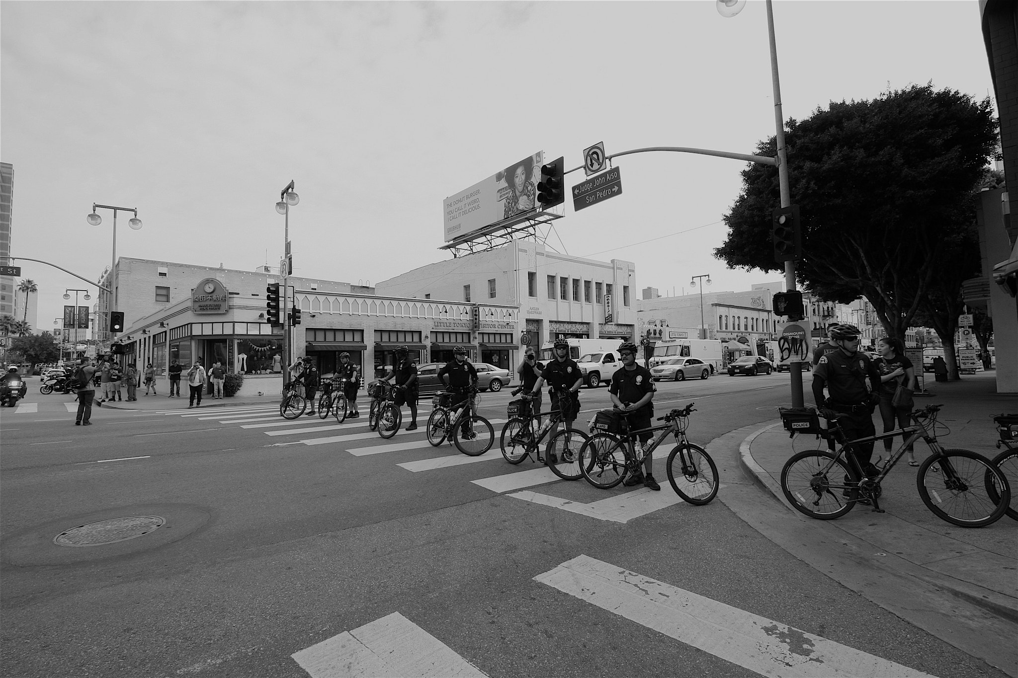 Canon EOS 40D sample photo. Tour de police 2 photography