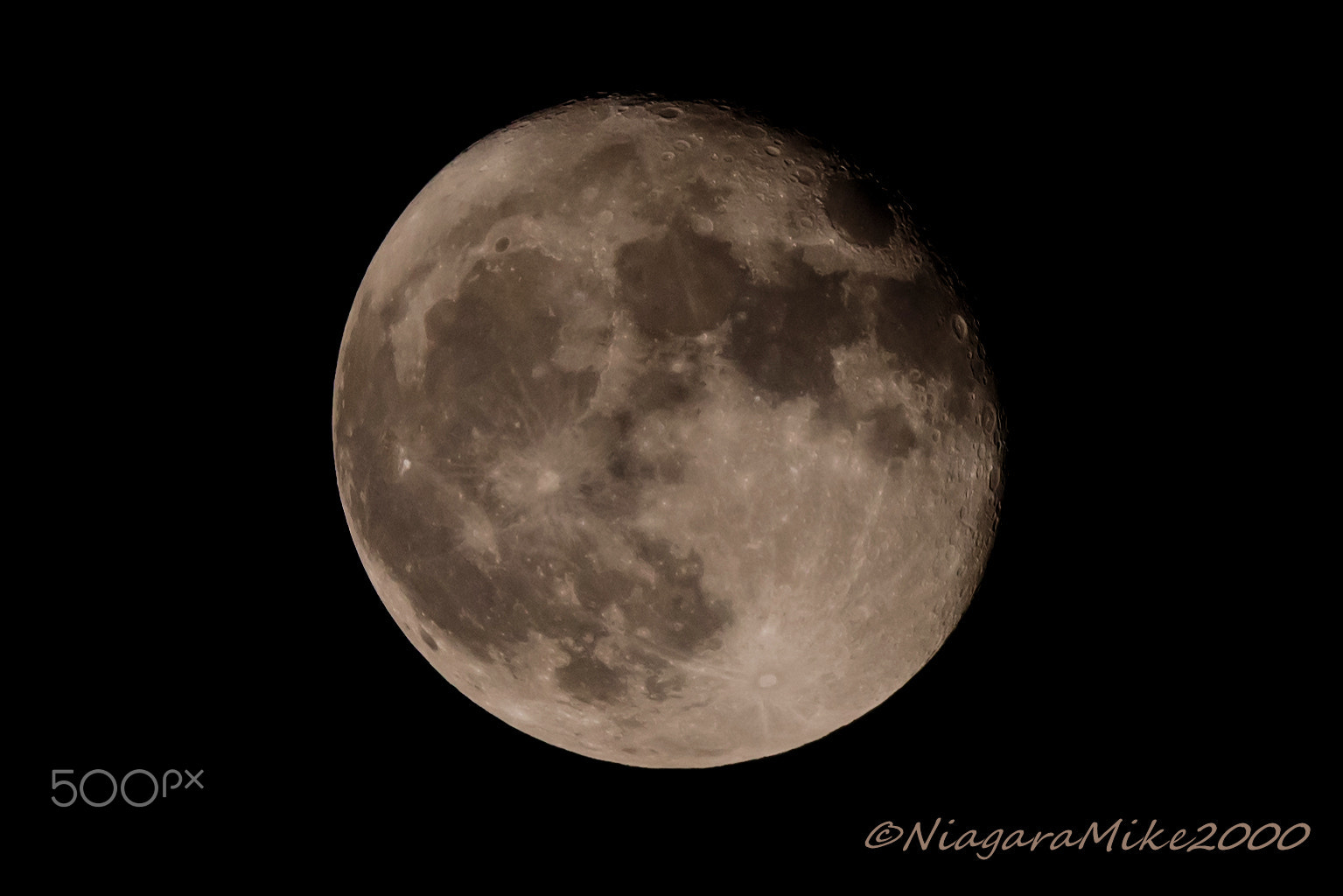 Nikon D810 + Nikon AF-S Nikkor 400mm F2.8E FL ED VR sample photo. Supermoon vs the dark night. photography