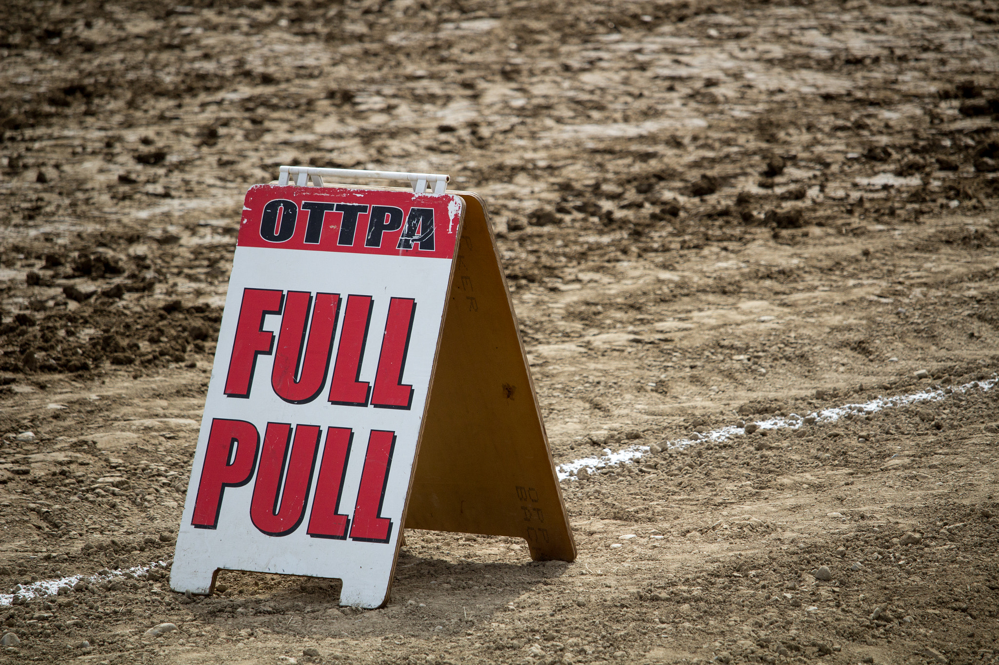 Canon EF-S 55-250mm F4-5.6 IS STM sample photo. Tractor pull goal photography
