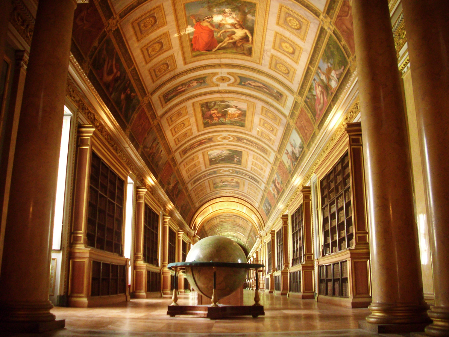 Benq DC C1060 sample photo. Napoleon's library photography