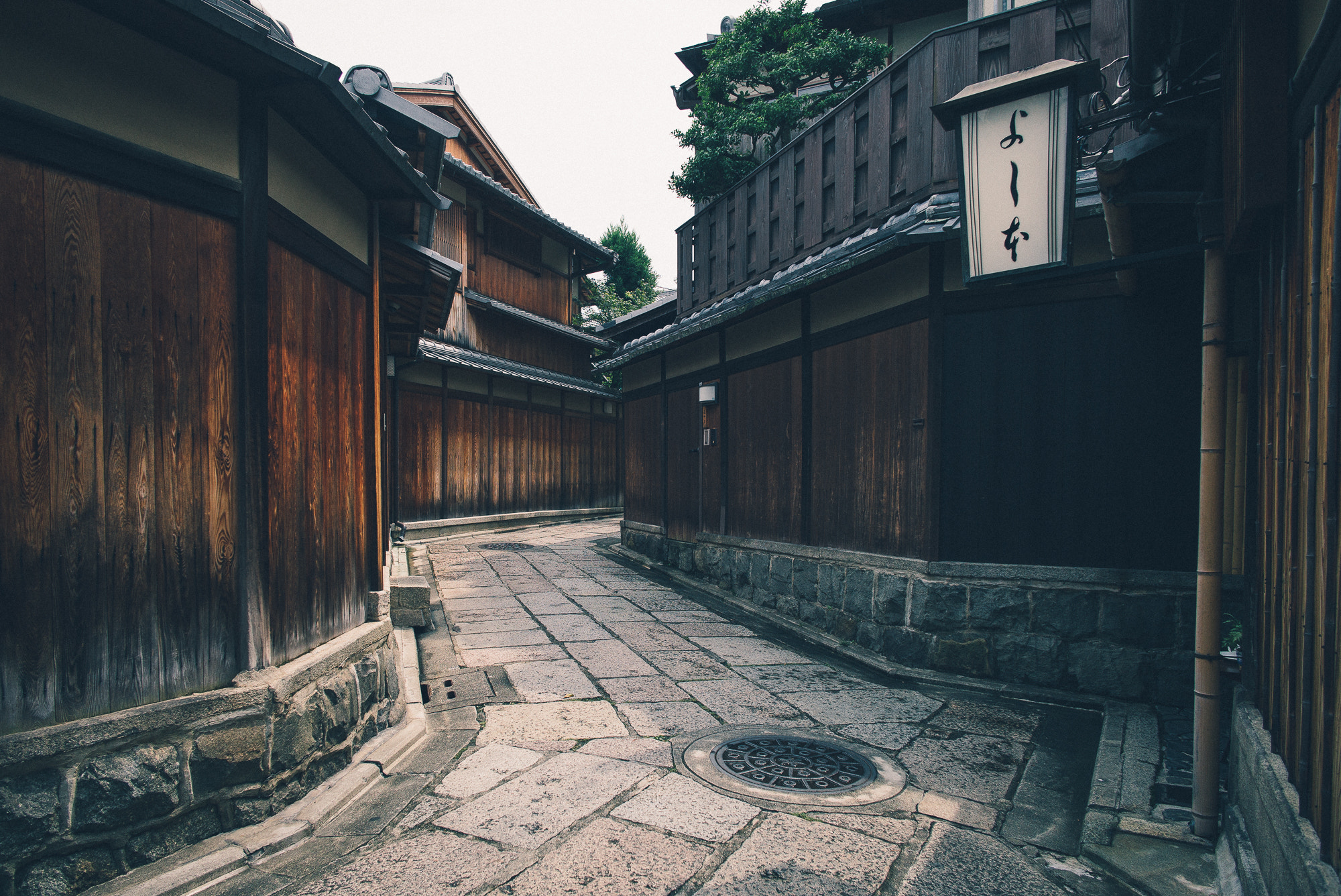 Leica Summilux-M 21mm F1.4 Asph sample photo. Kyoto streets photography