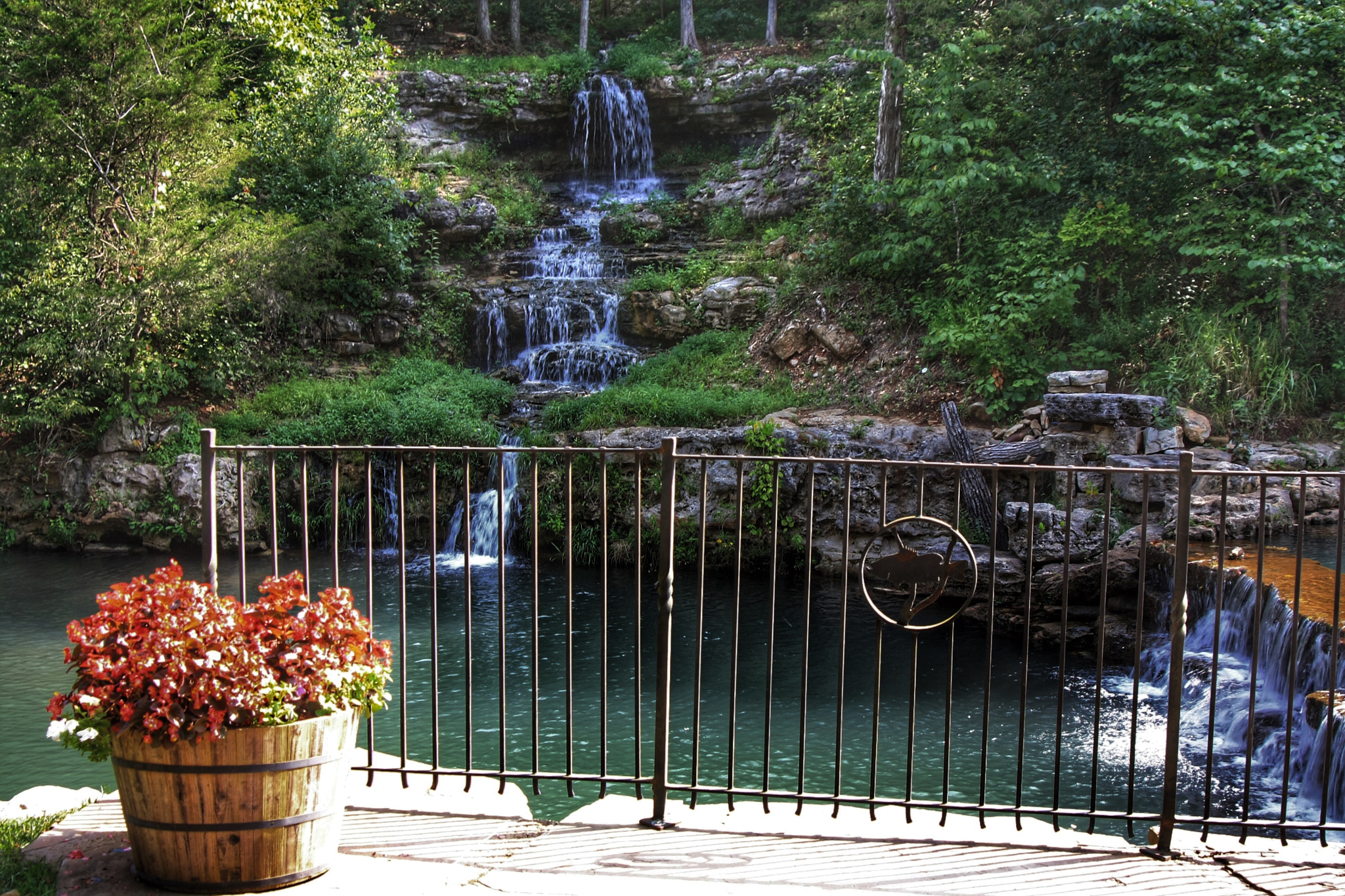 Canon EOS 1000D (EOS Digital Rebel XS / EOS Kiss F) sample photo. Garden waterfall photography