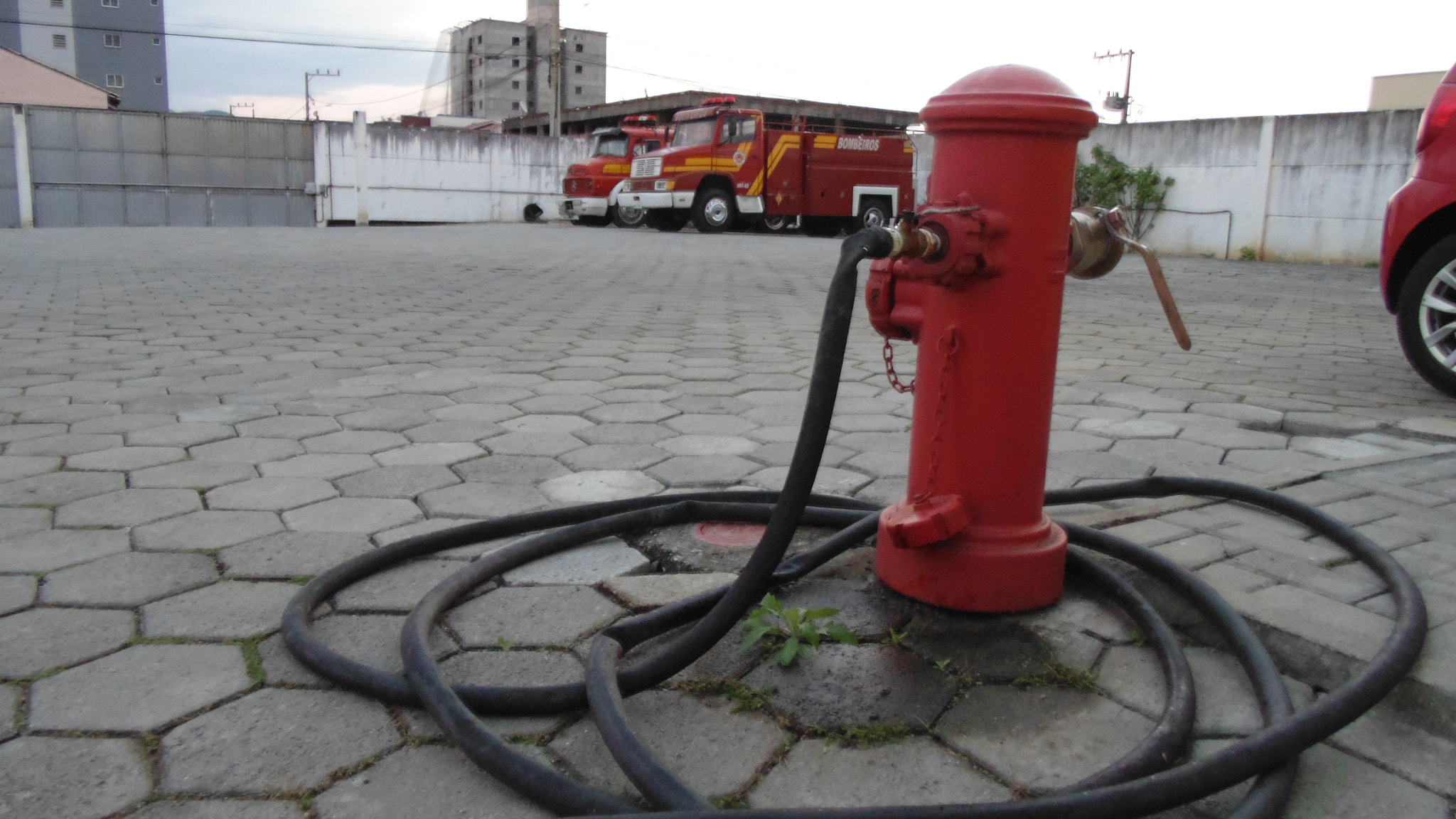 Sony DSC-H100 sample photo. Fire hydrant 4 photography