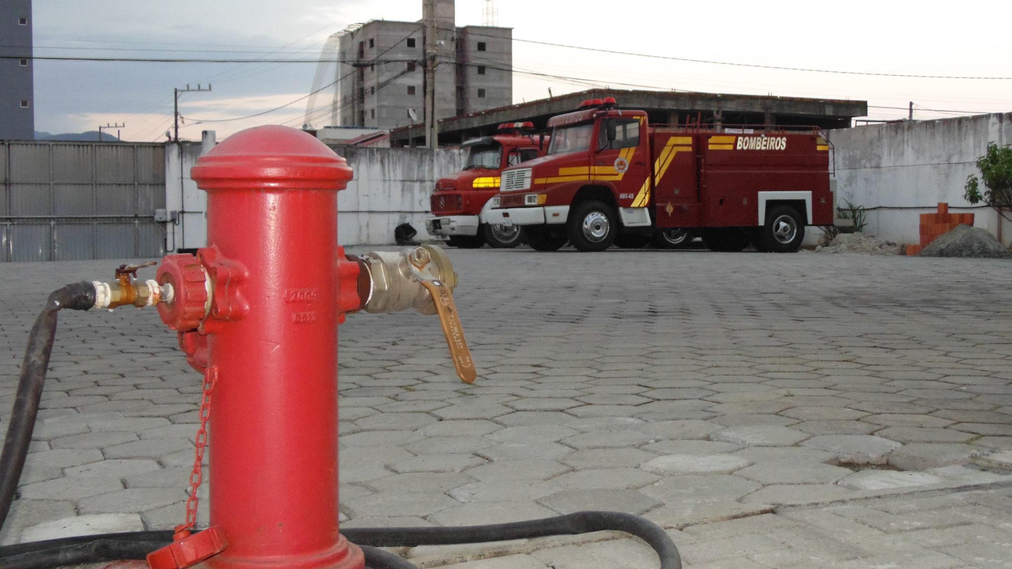 Sony DSC-H100 sample photo. Fire hydrant 2 photography