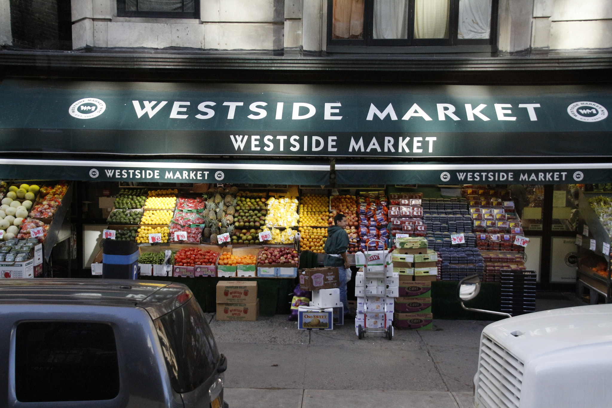 Canon EOS 700D (EOS Rebel T5i / EOS Kiss X7i) sample photo. The market photography