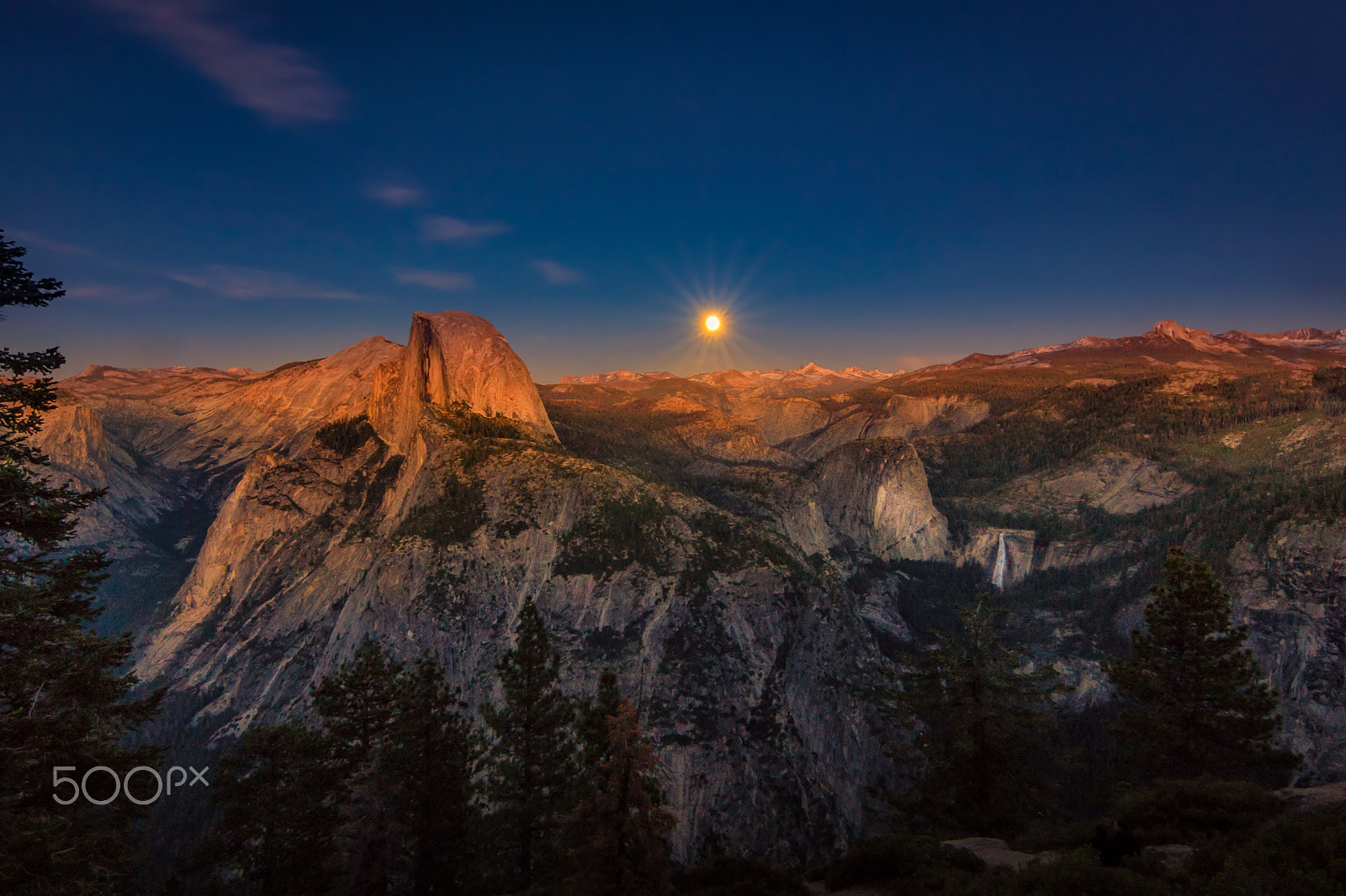 Sony SLT-A68 + 20mm F2.8 sample photo. Moonrise over yosemite photography